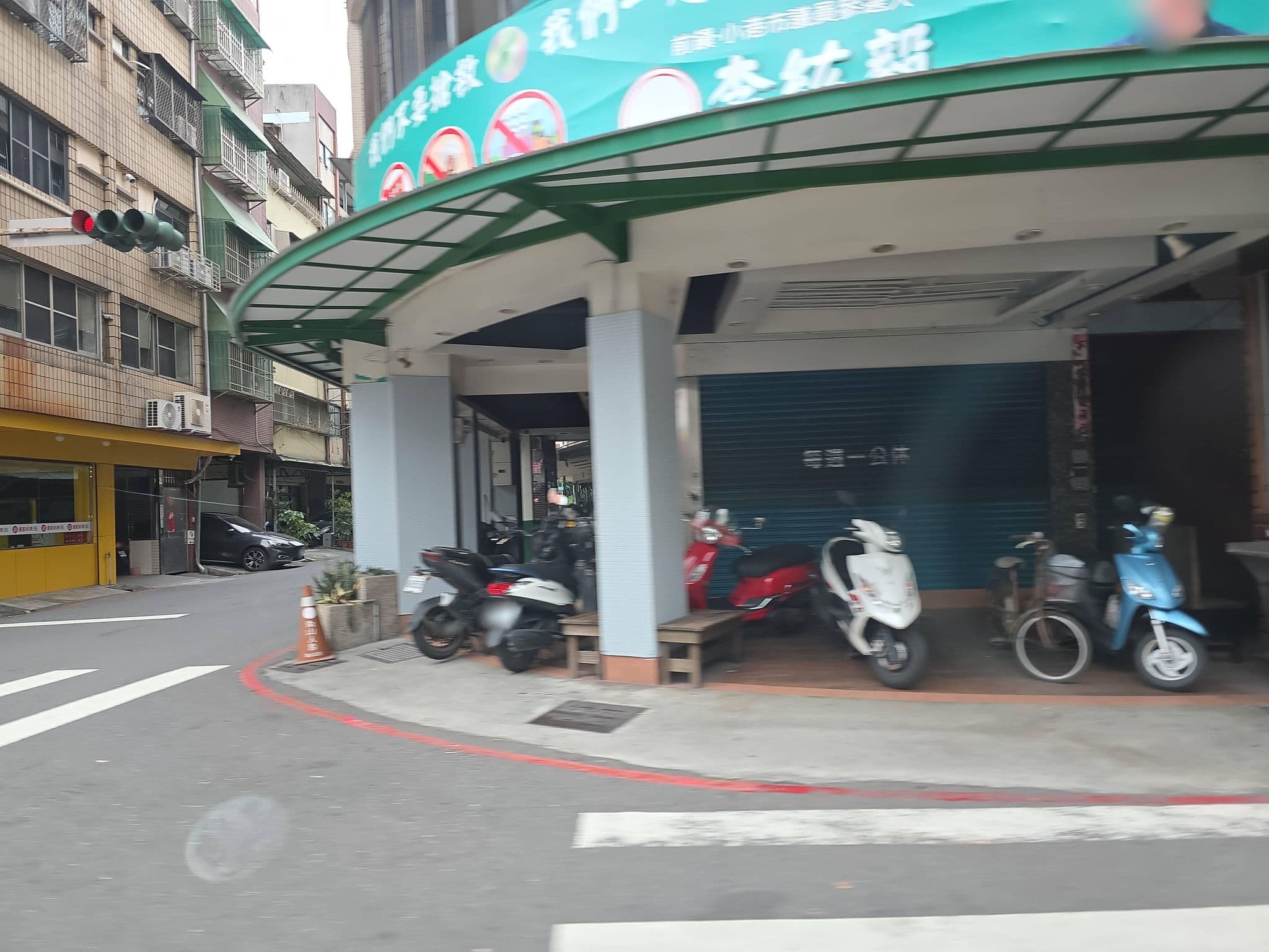 Street view near 打狗戀館, Kaohsiung — © monica_migu (CC BY-SA · Mapillary)