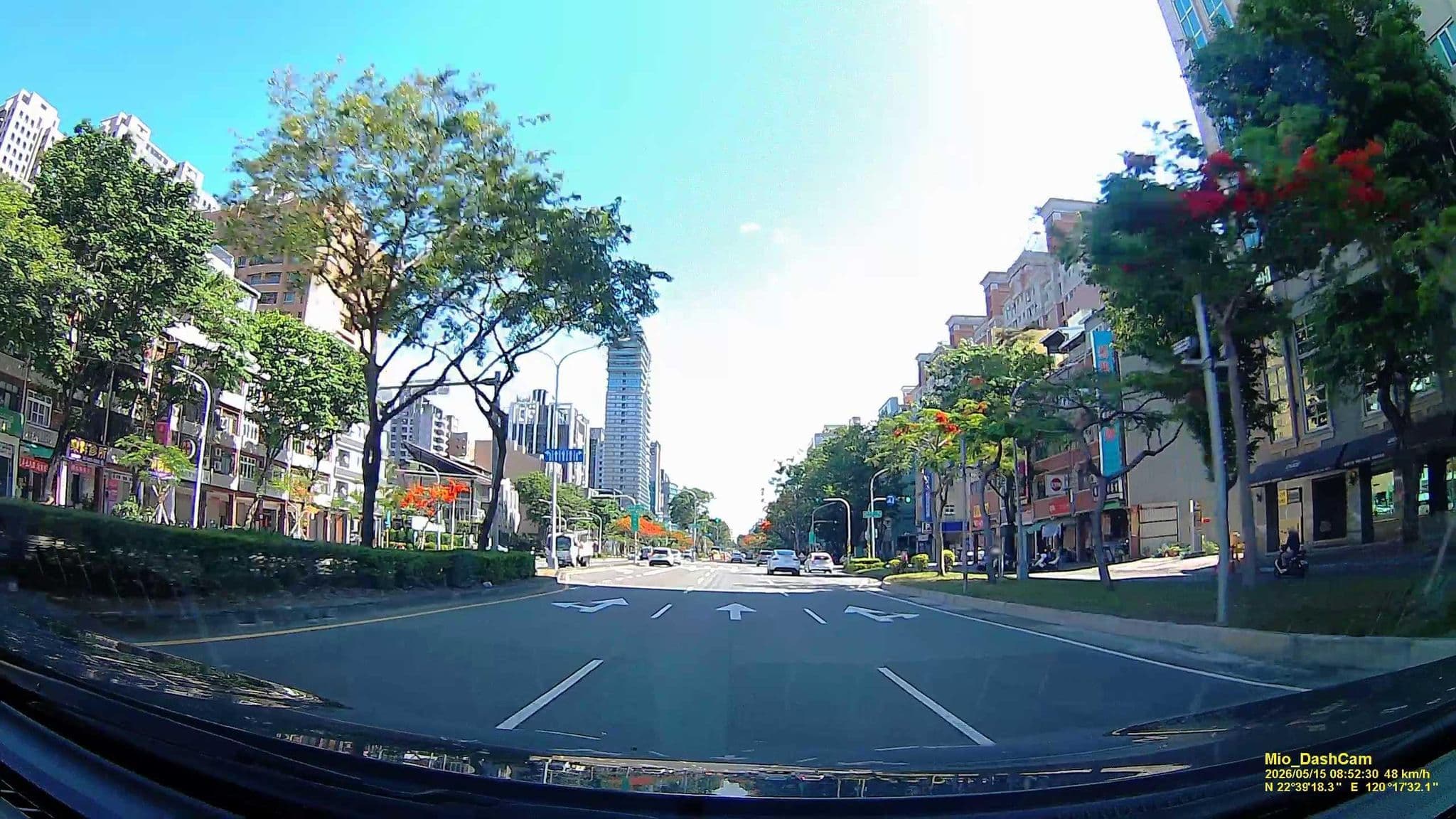 Street view near 承攜行旅高雄美術館, Kaohsiung — © hcyen (CC BY-SA · Mapillary)