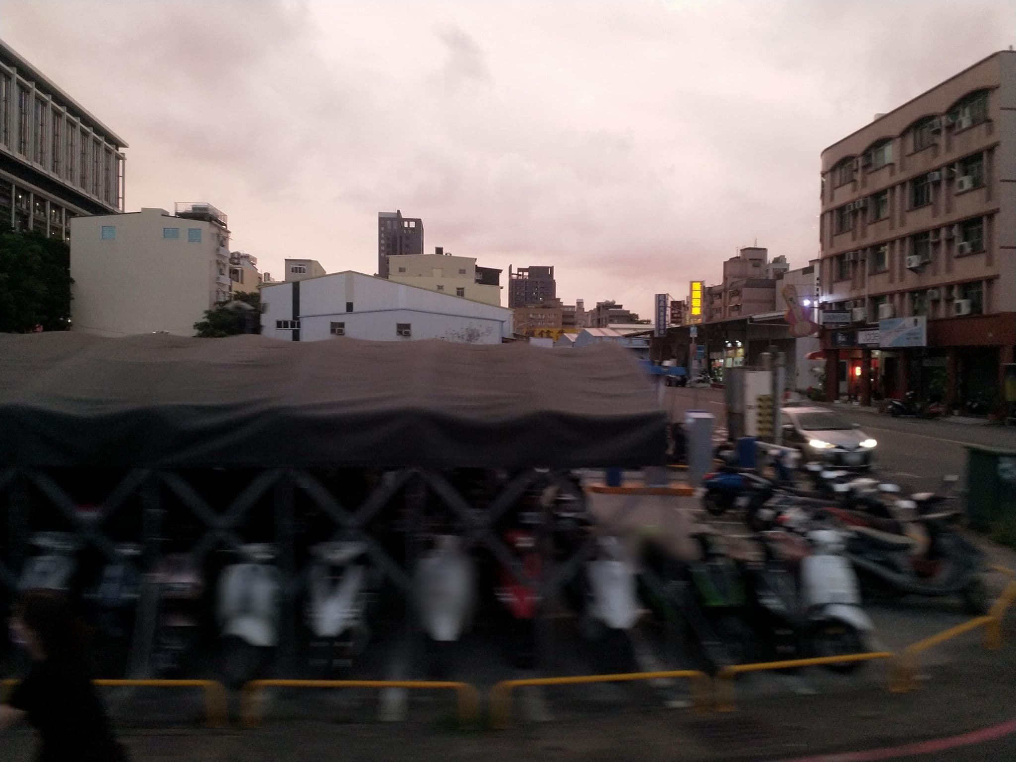 Street view near Flower River, Kaohsiung — © adsa562 (CC BY-SA · Mapillary)