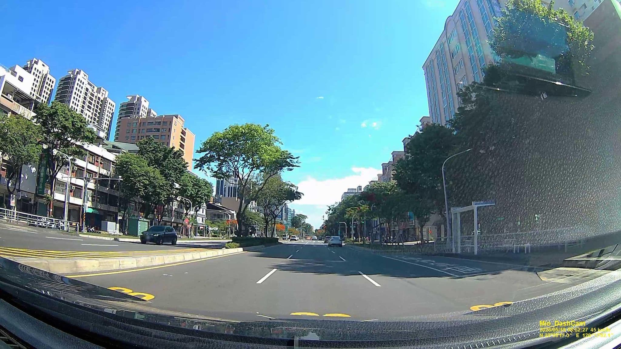Street view near 西悠飯店, Kaohsiung — © hcyen (CC BY-SA · Mapillary)