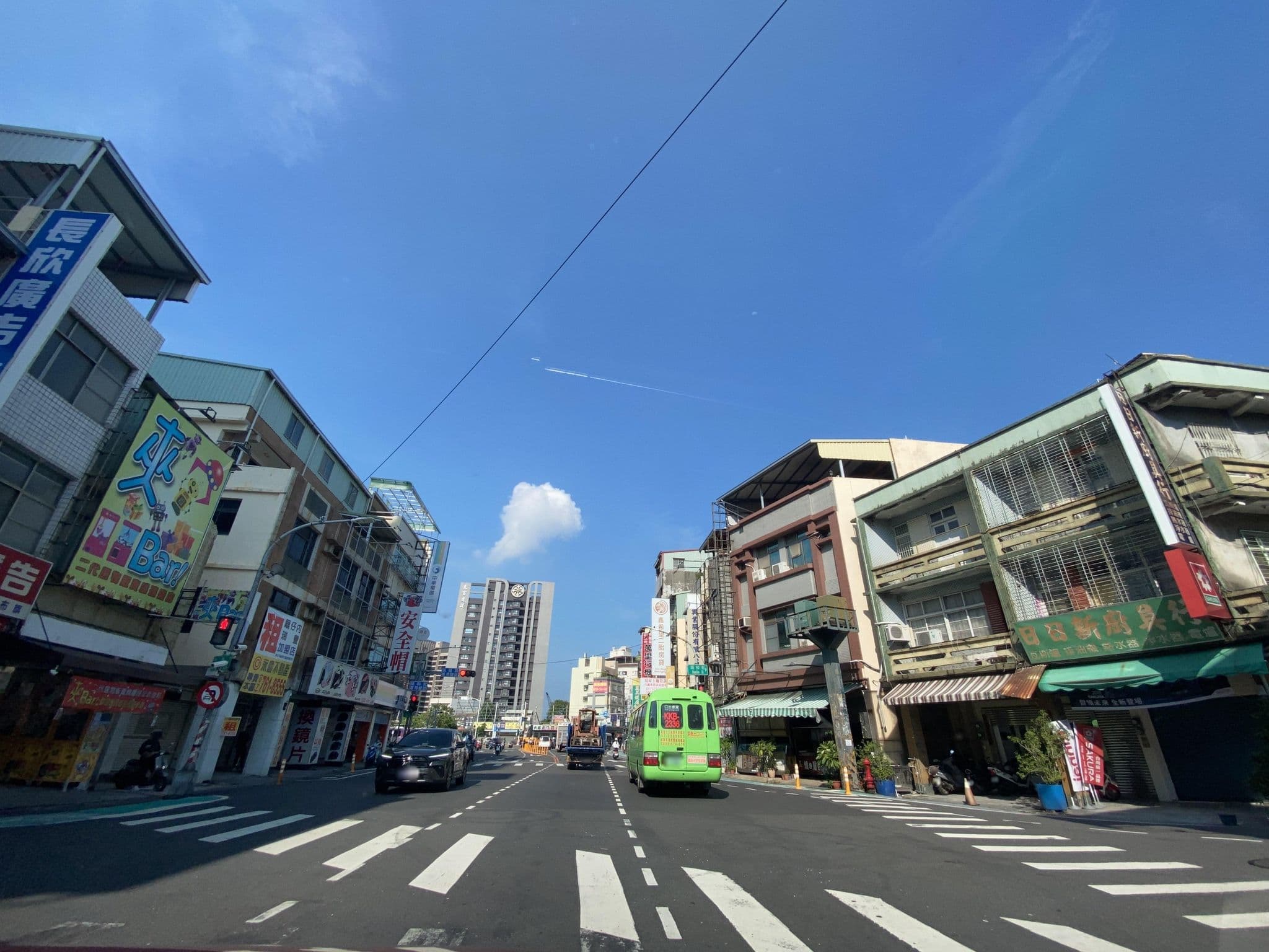 Street view near 高芳大旅社, Kaohsiung — © irvinfly (CC BY-SA · Mapillary)