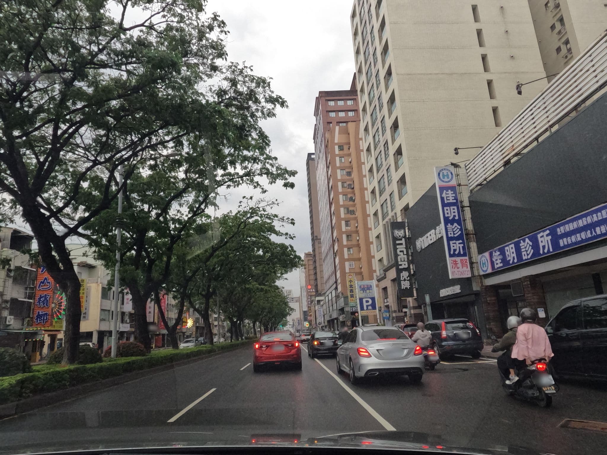 Street view near 國際星辰旅館有限公司, Kaohsiung — © littlebtc (CC BY-SA · Mapillary)