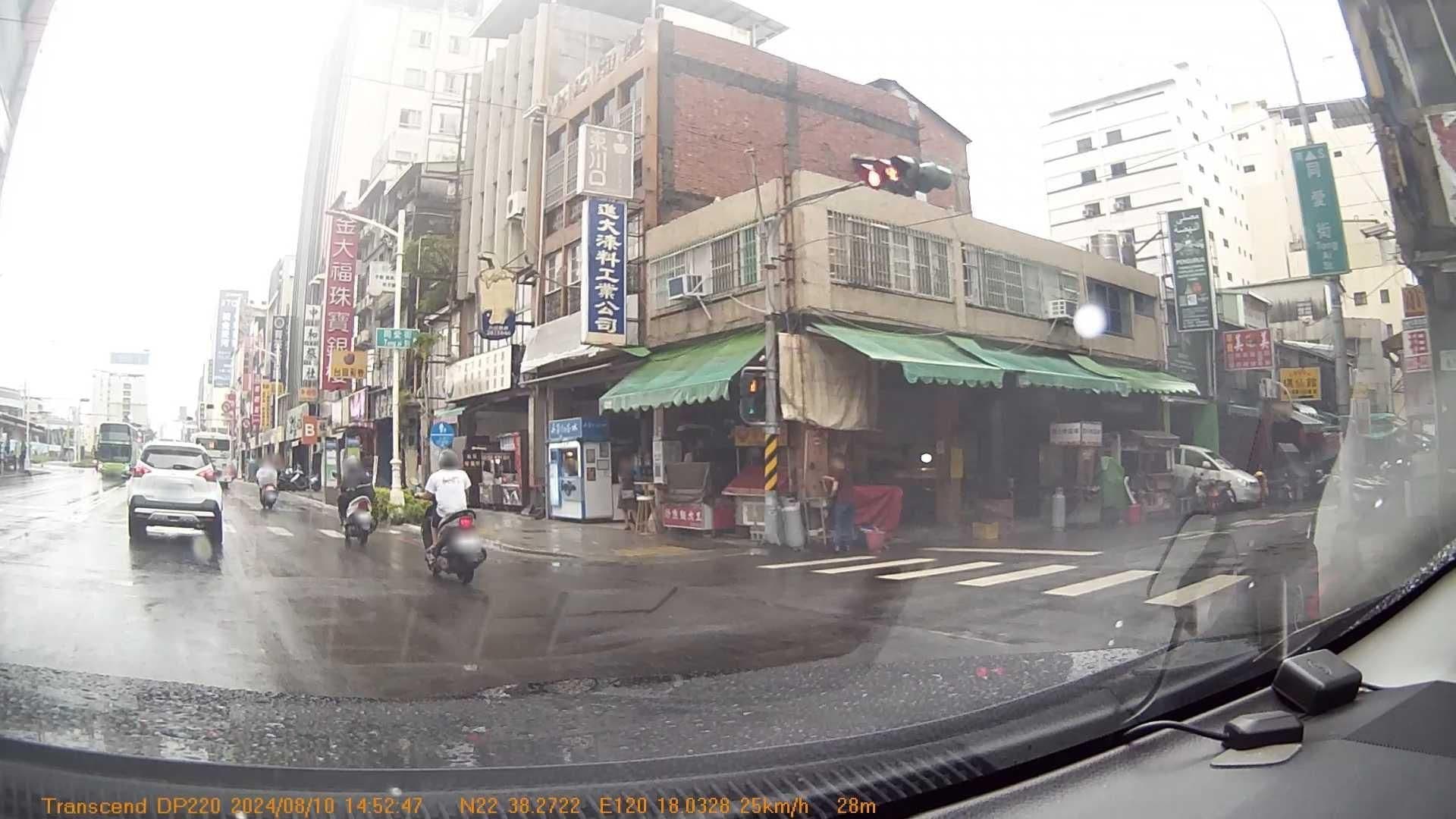 Street view near 瑞城別館, Kaohsiung — © hcyen (CC BY-SA · Mapillary)