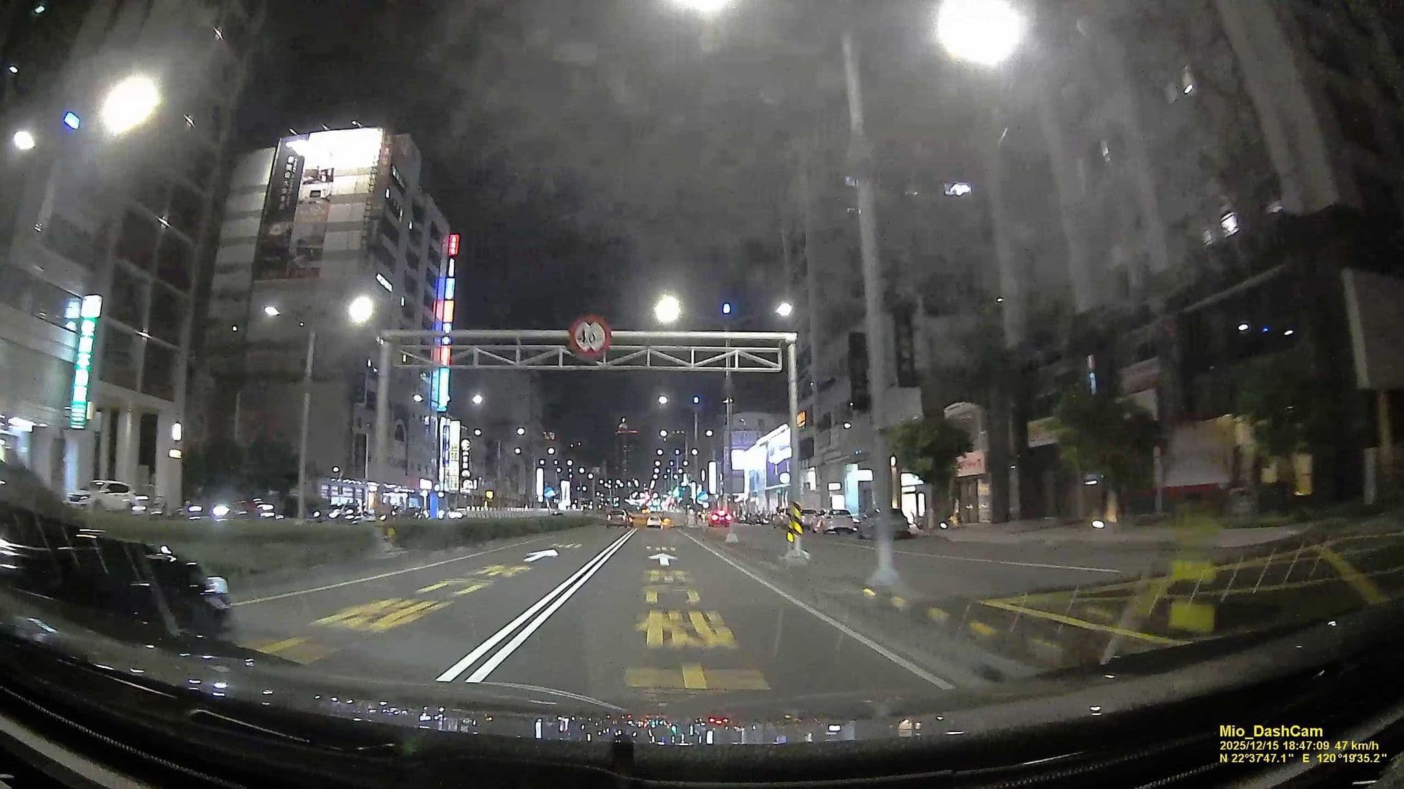 Street view near 諾曼蒂汽車旅館, Kaohsiung — © hcyen (CC BY-SA · Mapillary)