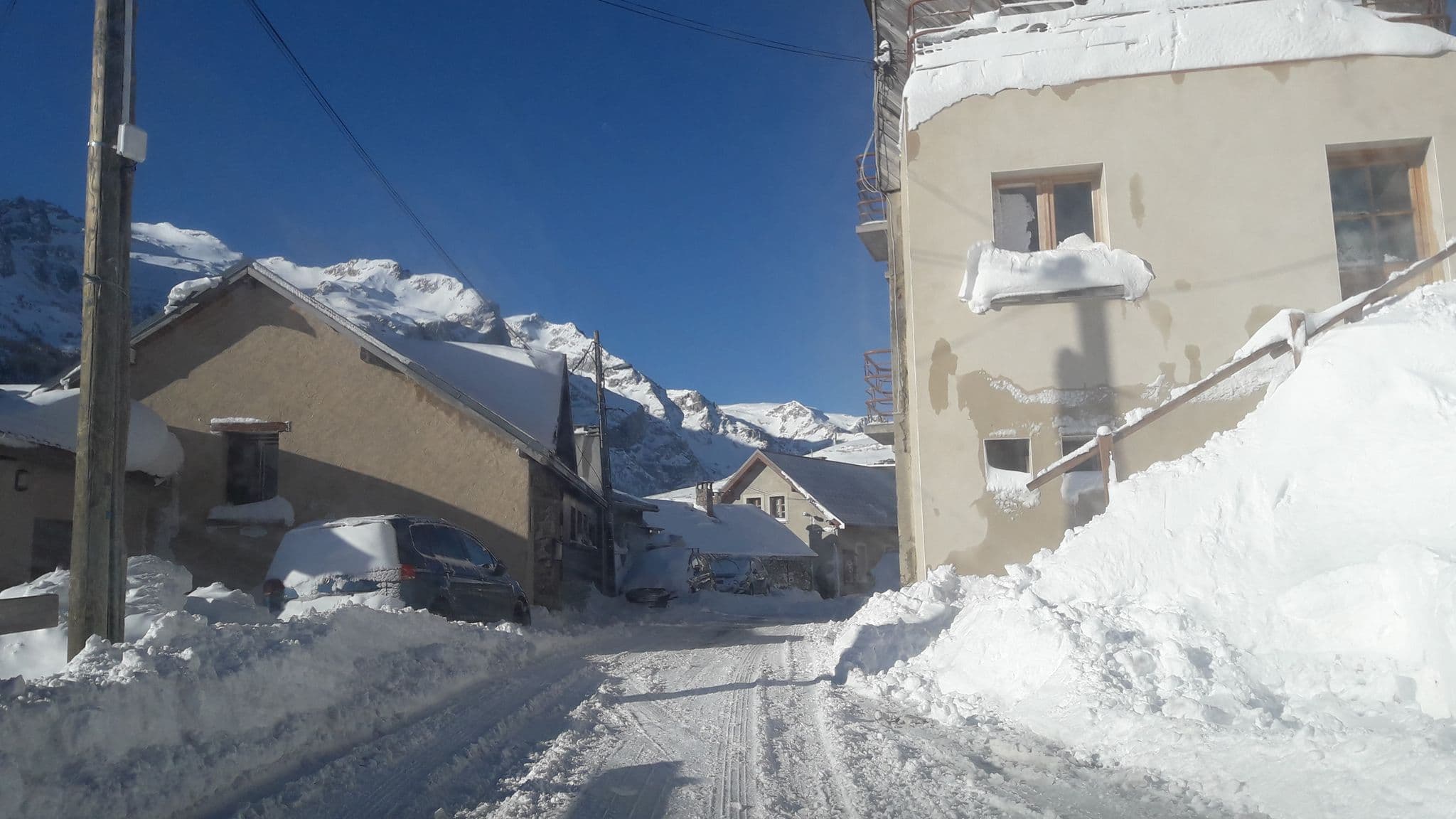 Street view near L'Auberge Ensoleillée, Mont-de-Lans — © eric_s (CC BY-SA · Mapillary)