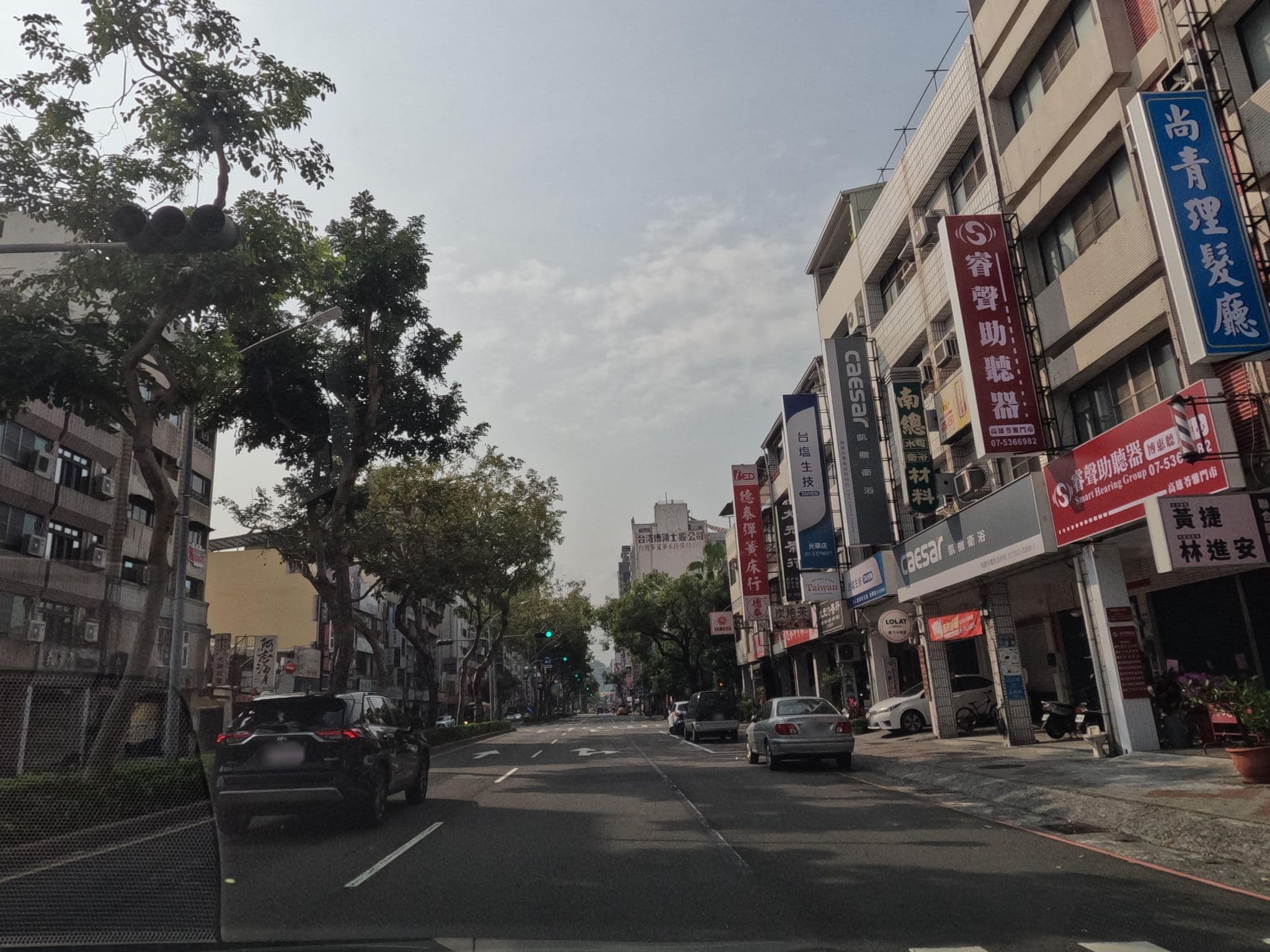 Street view near 康橋大飯店, Kaohsiung — © littlebtc (CC BY-SA · Mapillary)