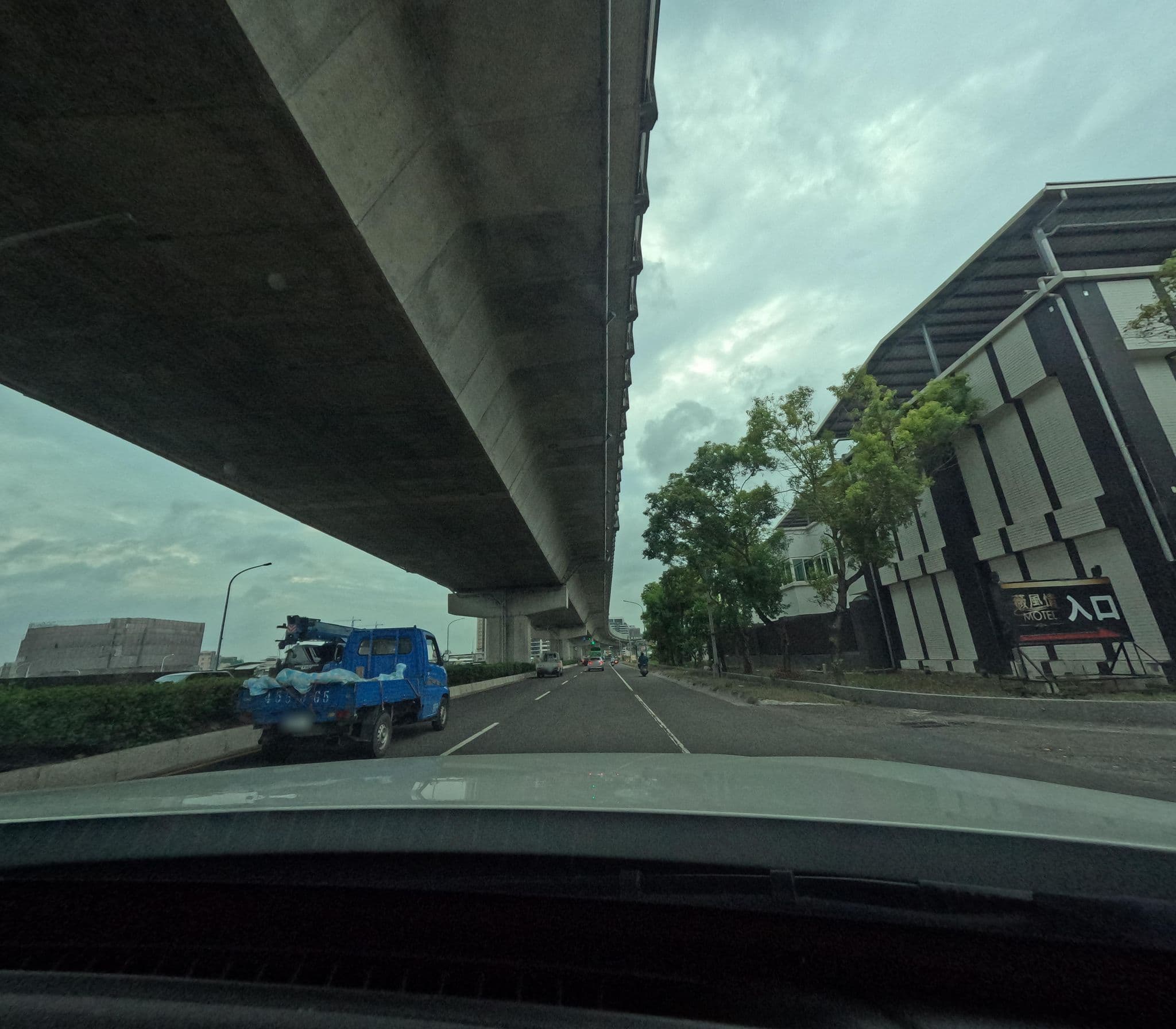 Street view near Motel Wei Fengqing, Fengshan — © alllenwang (CC BY-SA · Mapillary)