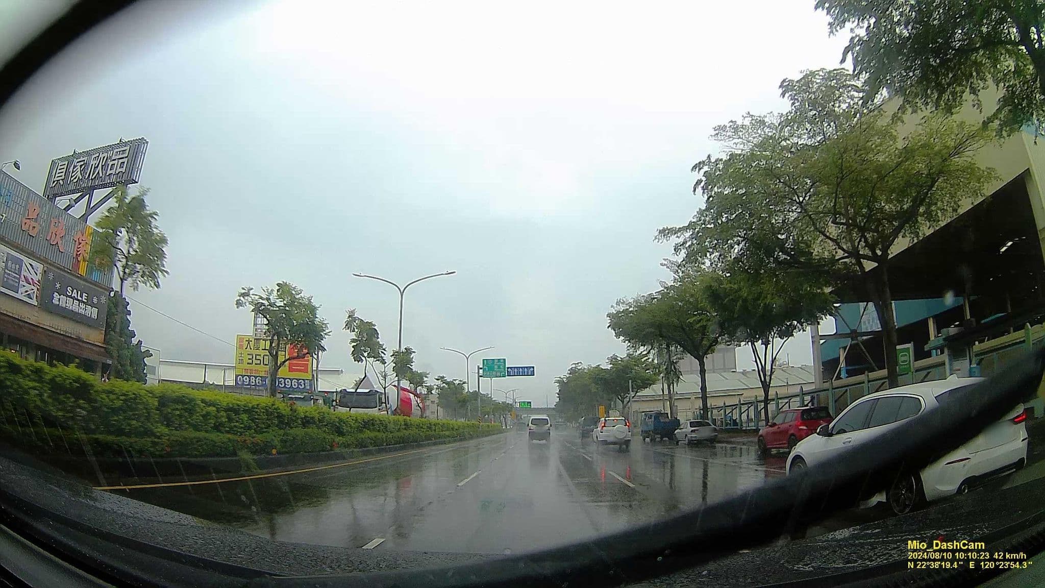 Street view near 燕莊大旅社, Fengshan — © hcyen (CC BY-SA · Mapillary)