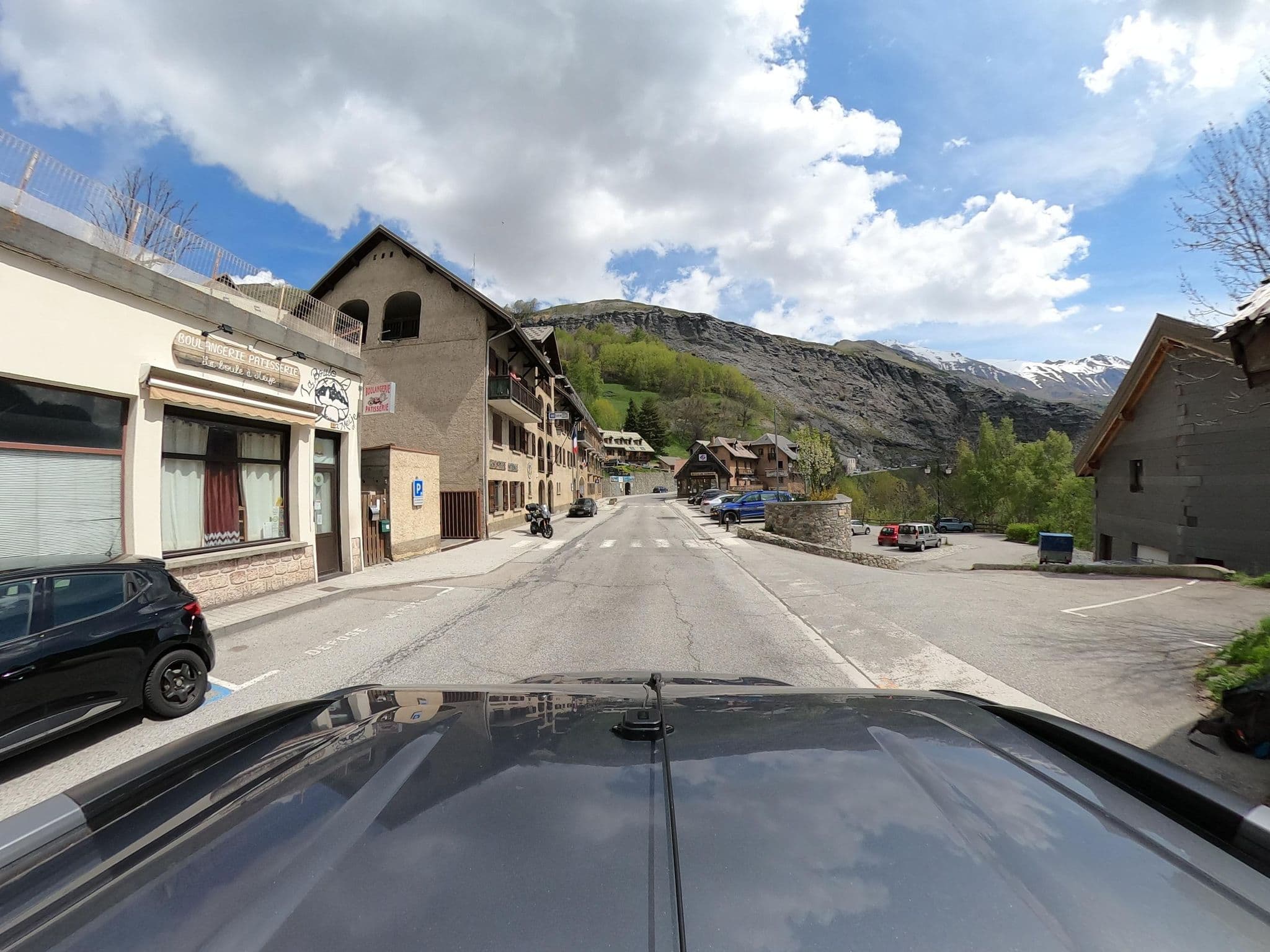 Street view near Hôtel Auberge Edelweiss, Mont-de-Lans — © eric_s (CC BY-SA · Mapillary)