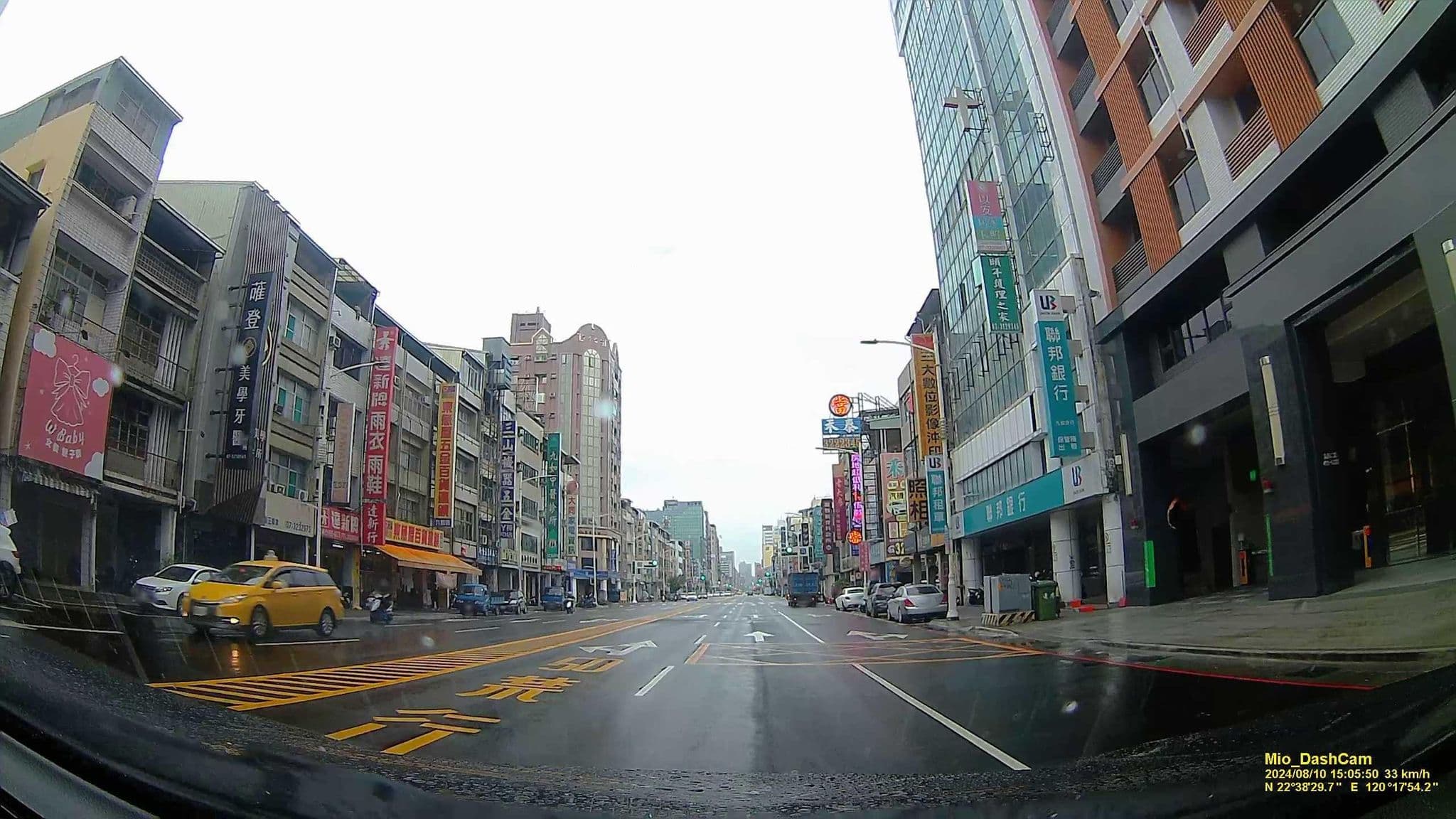 Street view near j-hotel家和商旅, Kaohsiung — © hcyen (CC BY-SA · Mapillary)