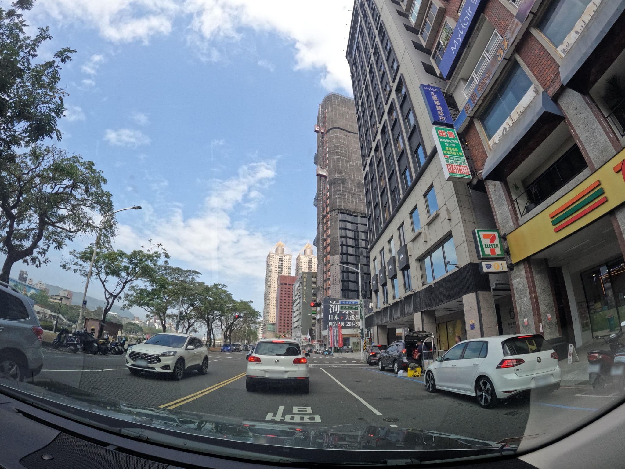 Street view near 鈞怡大飯店, Kaohsiung — © littlebtc (CC BY-SA · Mapillary)
