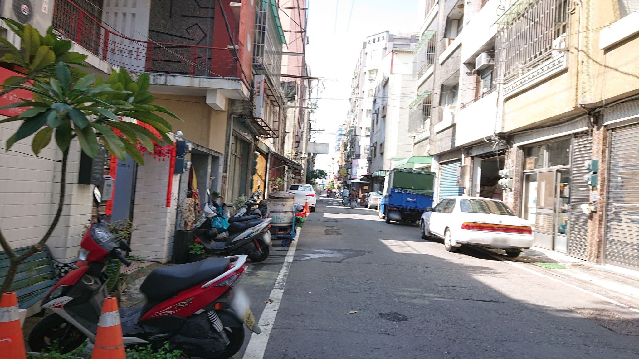 Street view near 家義民宿, Chiayi City — © alllenwang (CC BY-SA · Mapillary)