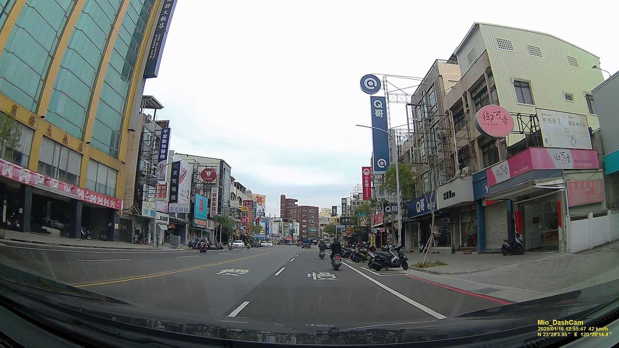 Street view near 永悅商務大飯店 Ever Delightful Business Hotel, Chiayi City — © hcyen (CC BY-SA · Mapillary)