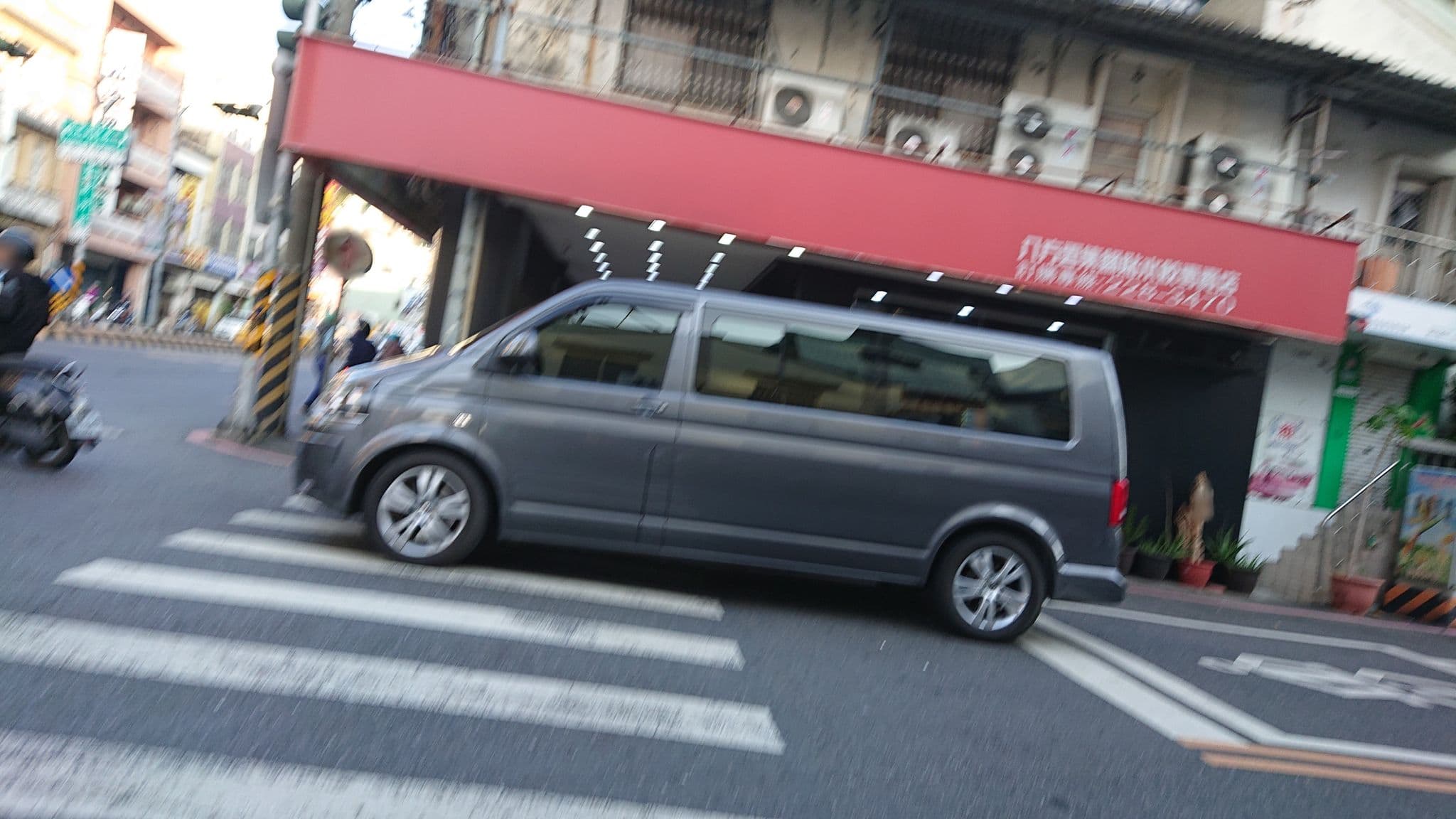 Street view near 4 Design Inn, Tainan — © alllenwang (CC BY-SA · Mapillary)