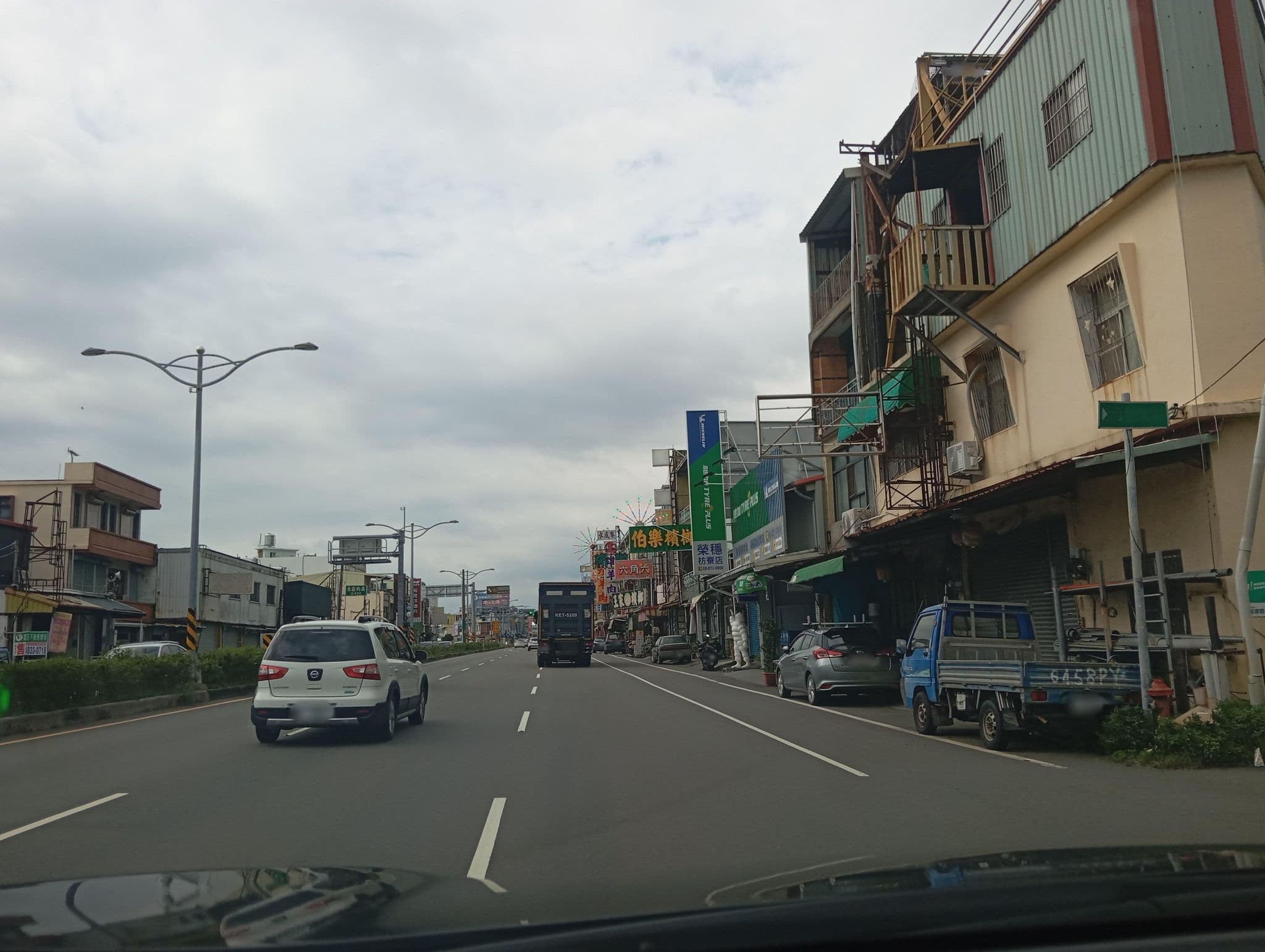 Street view near 東昇旅社, Donggang — © hcyen (CC BY-SA · Mapillary)
