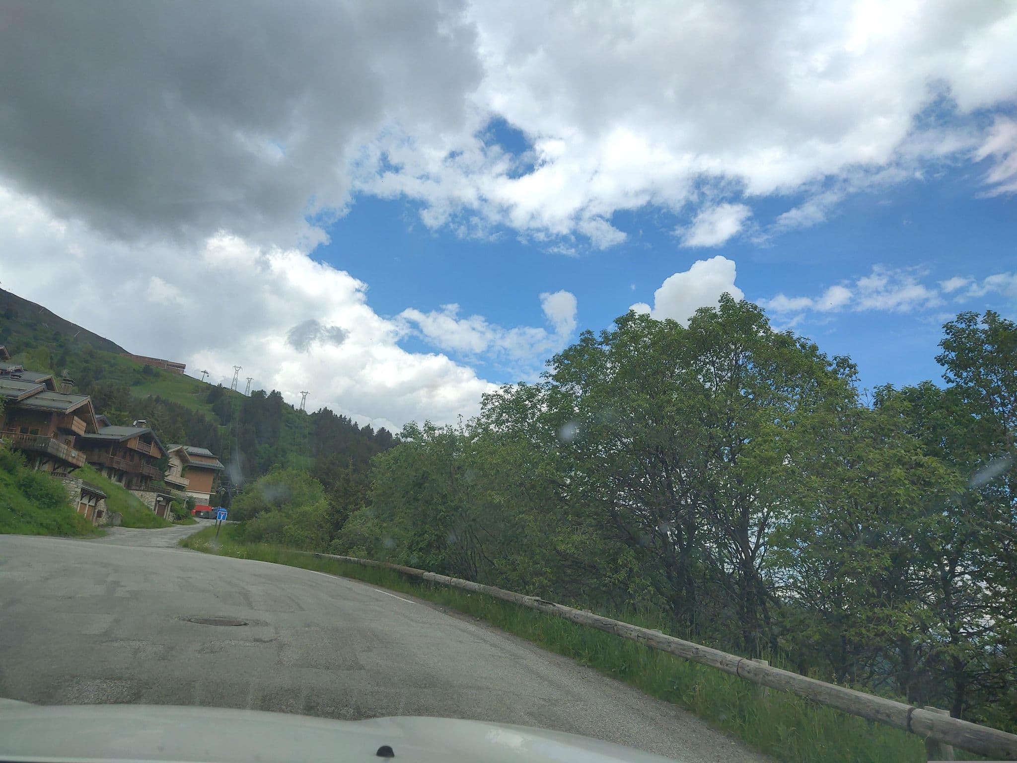 Street view near Cassines A, Méribel — © MatthieuF4FNE (CC BY-SA · Mapillary)