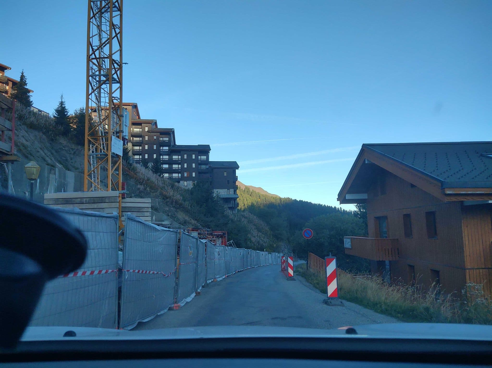 Street view near Les Asphodeles, Méribel — © MatthieuF4FNE (CC BY-SA · Mapillary)