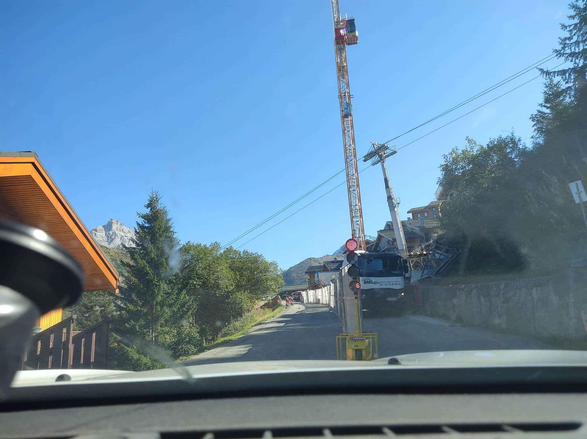 Street view near Les Ancolies, Méribel — © MatthieuF4FNE (CC BY-SA · Mapillary)
