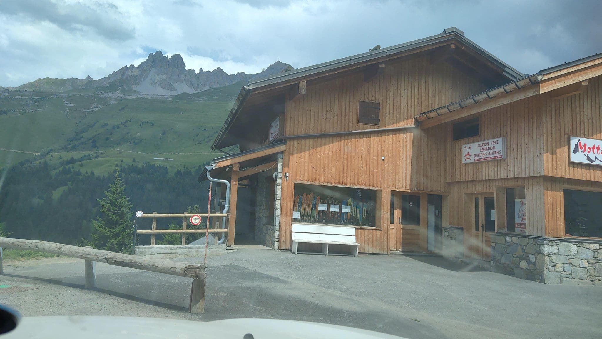 Street view near Les Sonnailles, Méribel — © MatthieuF4FNE (CC BY-SA · Mapillary)