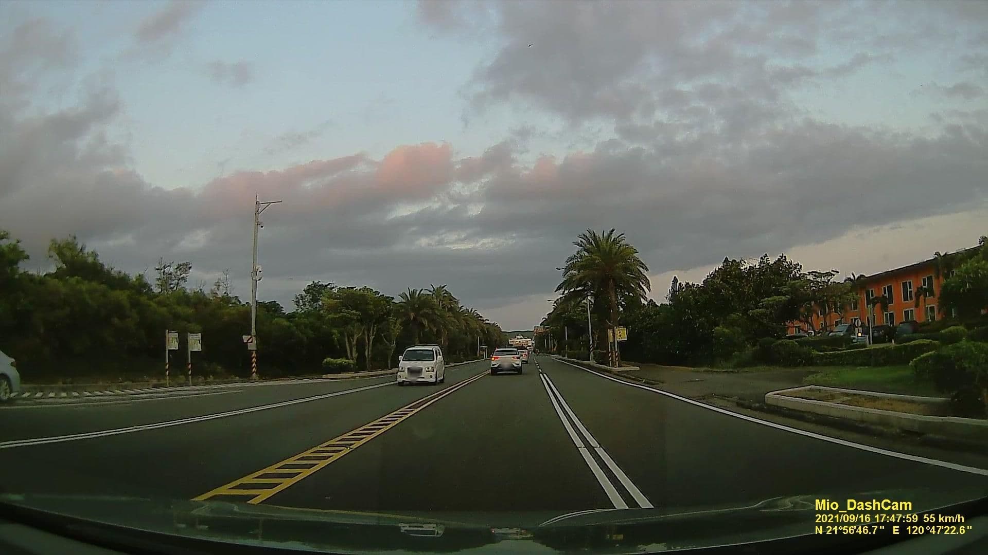 Street view near 夏堤邑沙灘渡假村, Hengchun — © littlebtc (CC BY-SA · Mapillary)