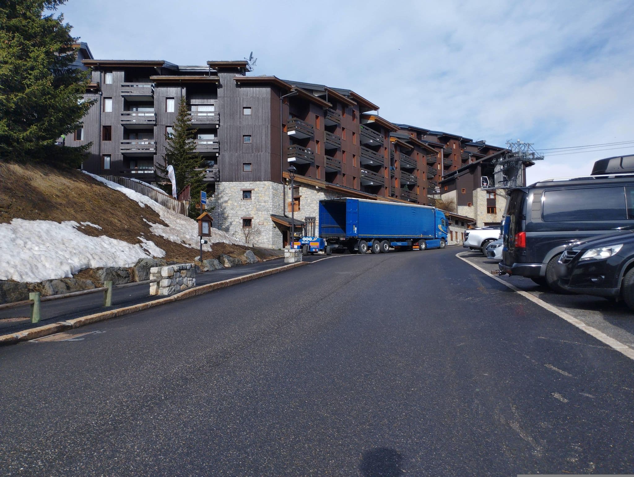 Street view near Le Fontany, Méribel — © kritic (CC BY-SA · Mapillary)