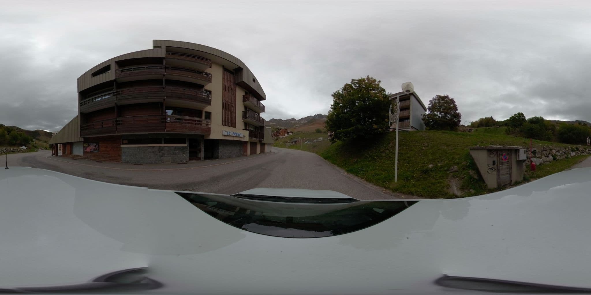 Street view near Le Frène, Saint-Rémy-de-Maurienne — © serfim_cit_y (CC BY-SA · Mapillary)