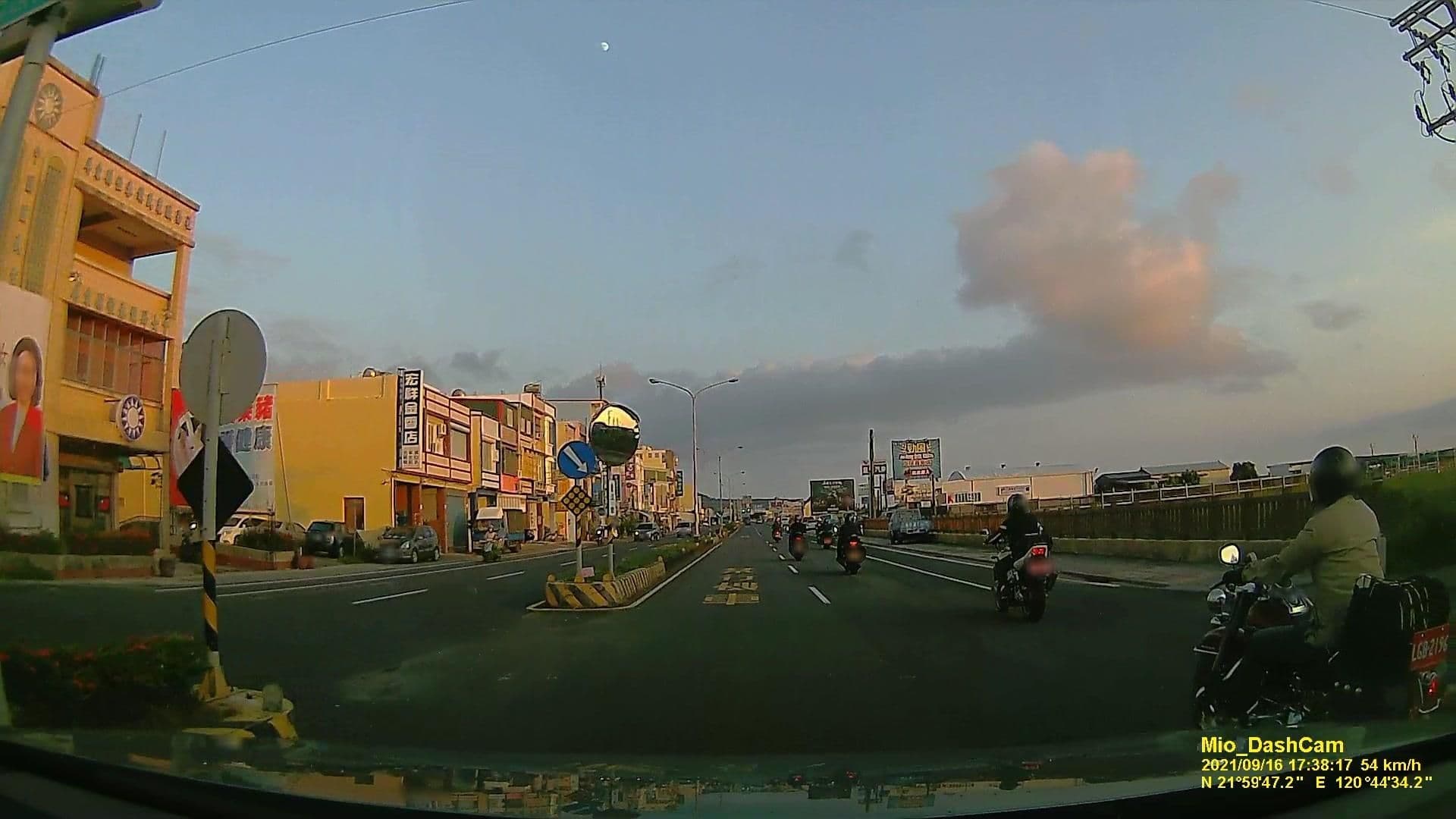 Street view near 瘋峇里, Hengchun — © littlebtc (CC BY-SA · Mapillary)