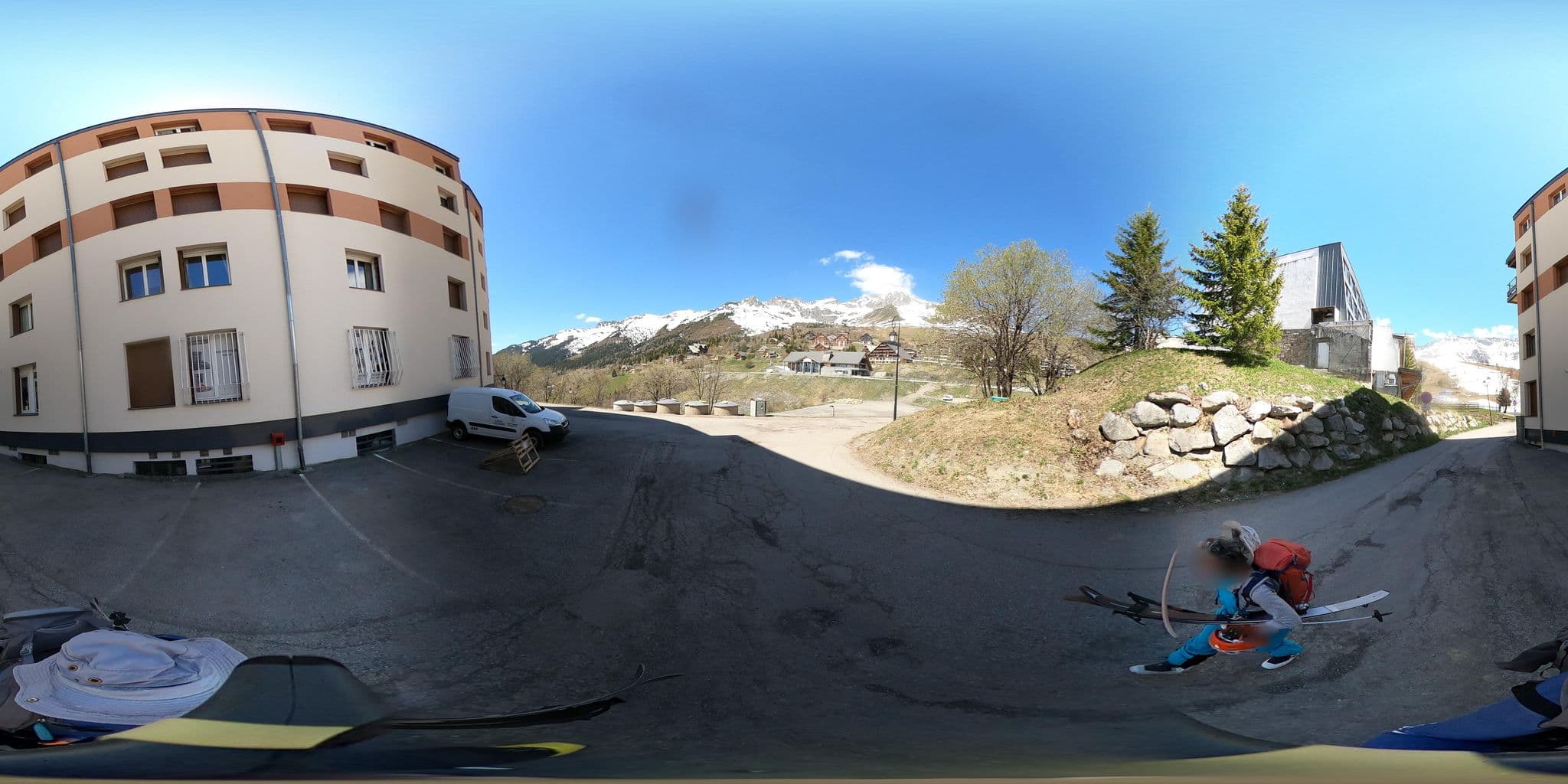 Street view near Le Montjole, Saint-Rémy-de-Maurienne — © eric_s (CC BY-SA · Mapillary)