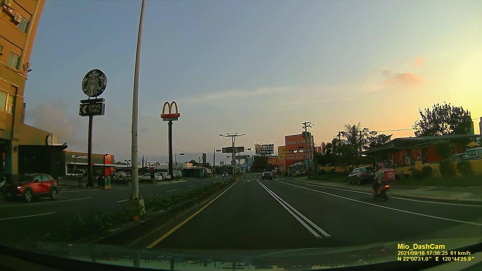 Street view near 墾丁怡灣渡假酒店, Hengchun — © littlebtc (CC BY-SA · Mapillary)