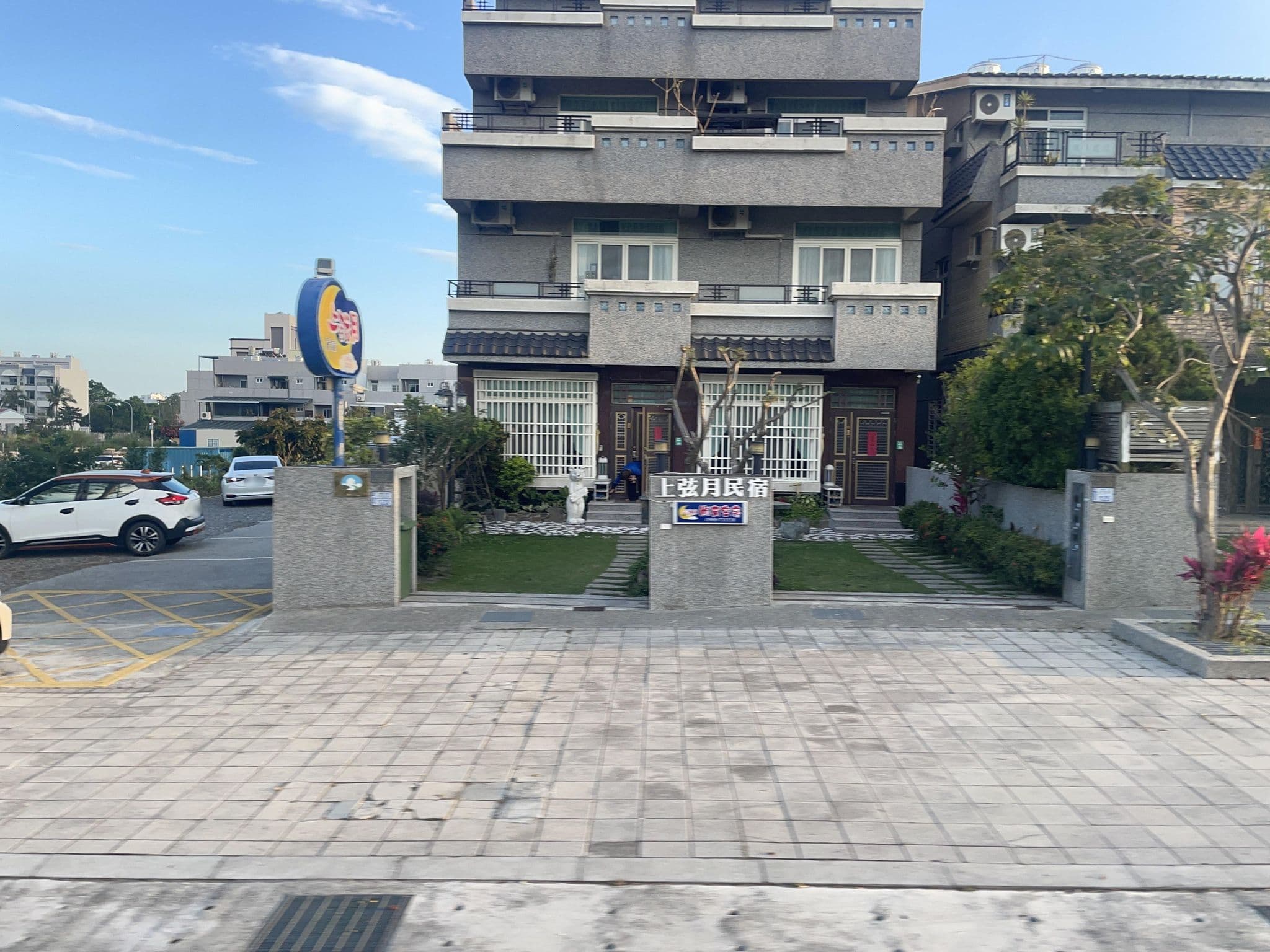 Street view near 火車頭民宿, Taitung — © ChenJJ (CC BY-SA · Mapillary)