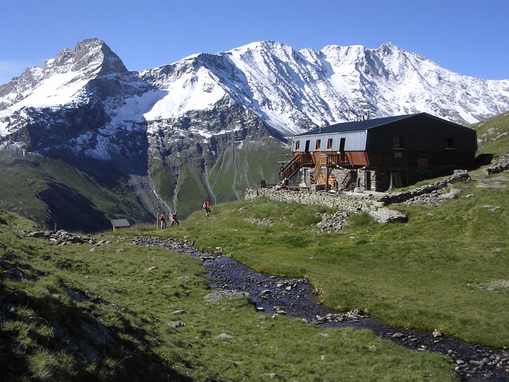 Refuge du Mont Pourri (via Wikimedia Commons, CC BY-SA 1.0)