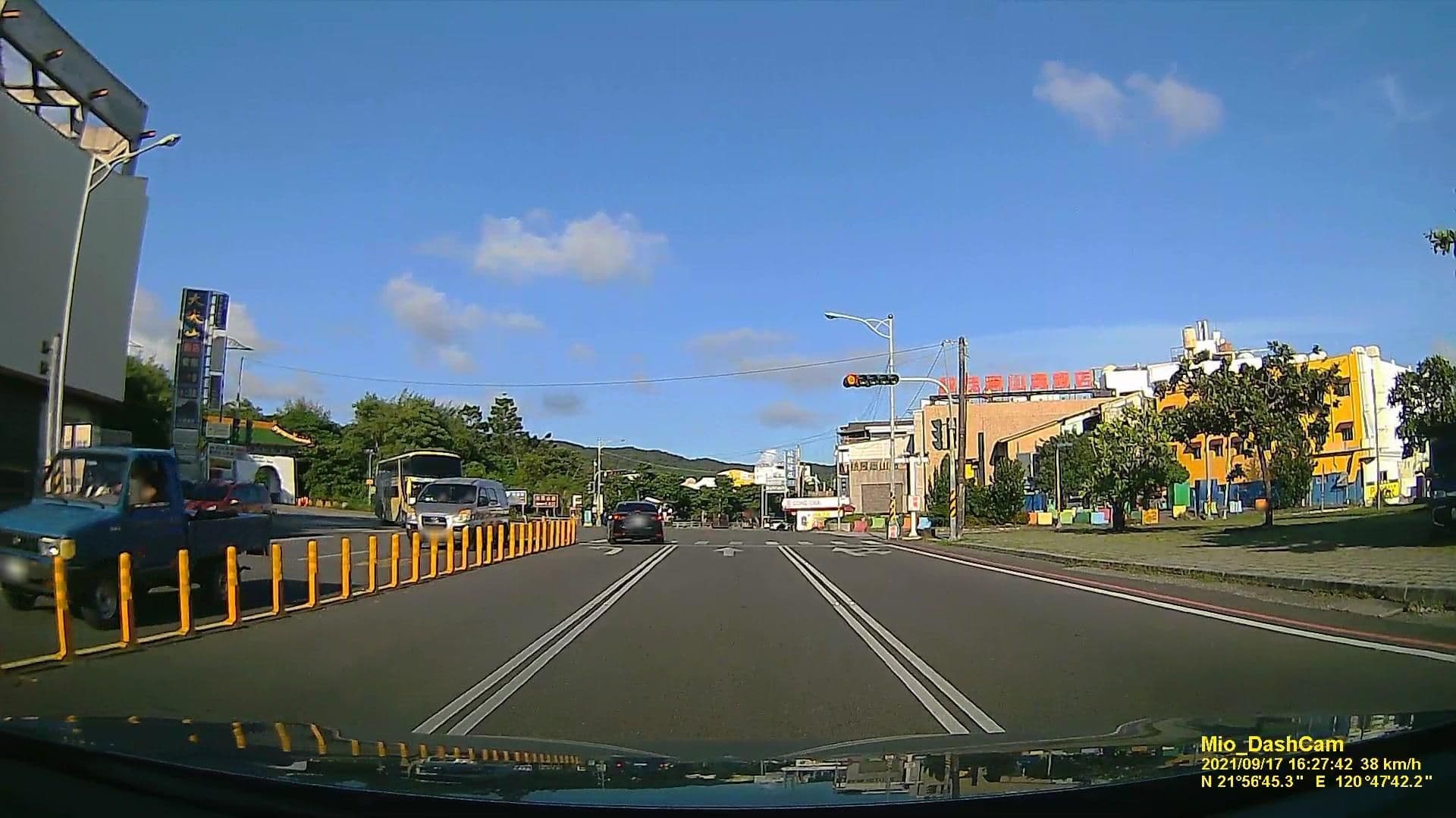 Street view near 海晴天, Hengchun — © littlebtc (CC BY-SA · Mapillary)