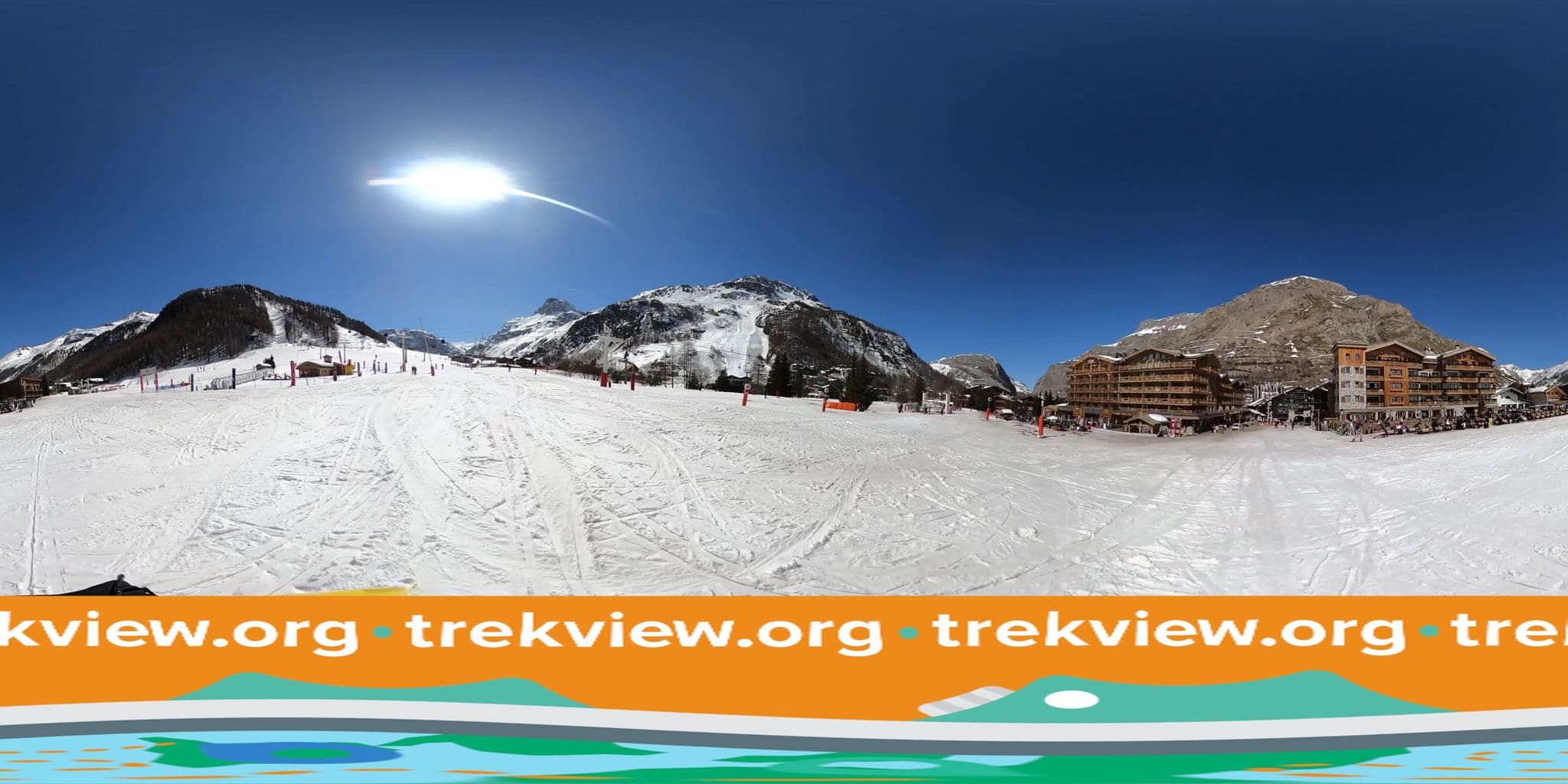Street view near Hôtel Le Brussel's, Val-d'Isère