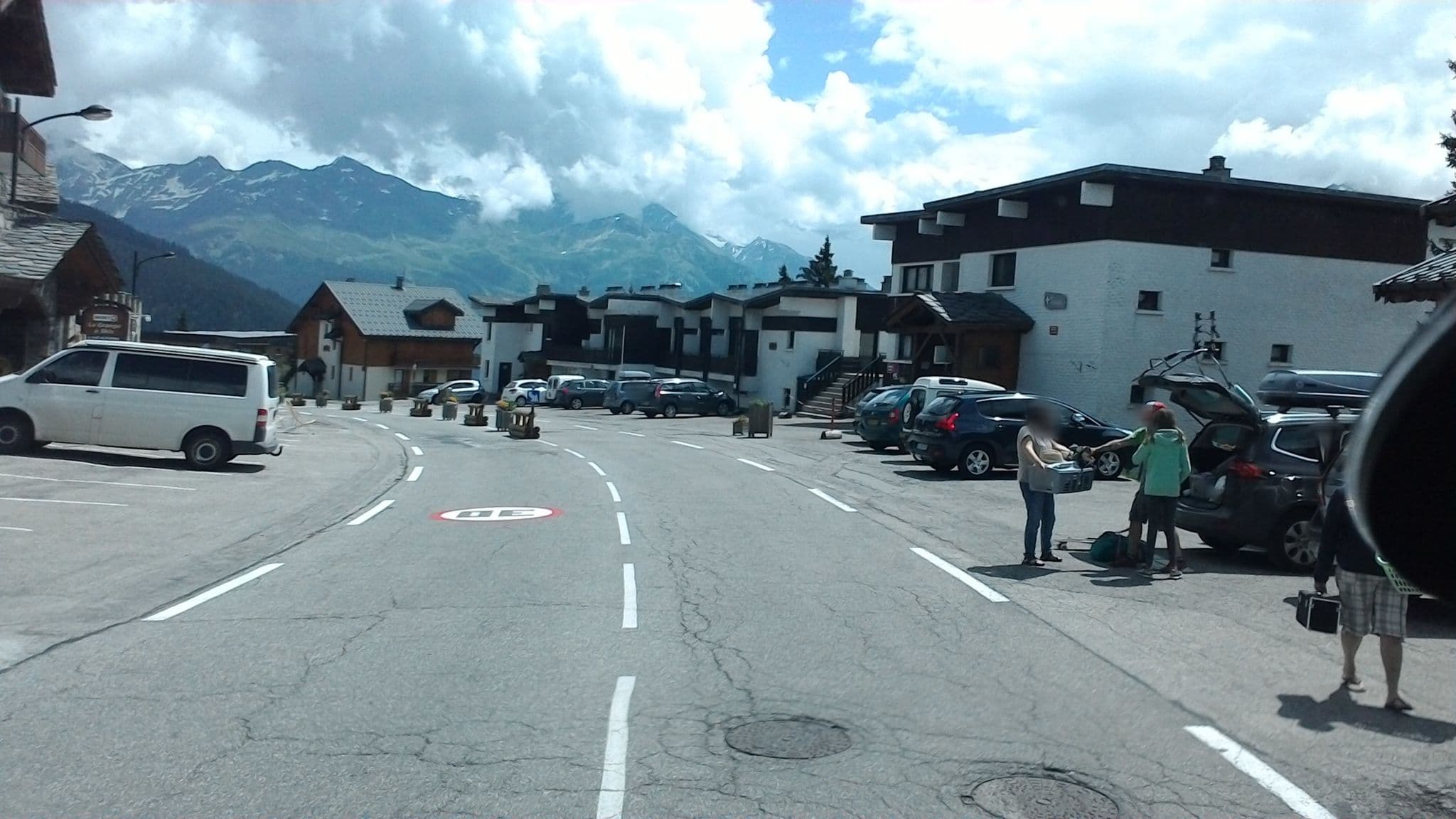 Street view near Le Grand Paradis, Séez
