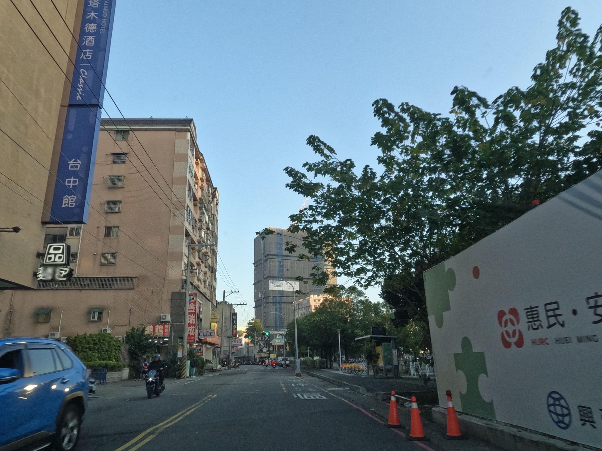 Street view near 心戀逢甲台中便宜住宿, Taichung — © littlebtc (CC BY-SA · Mapillary)