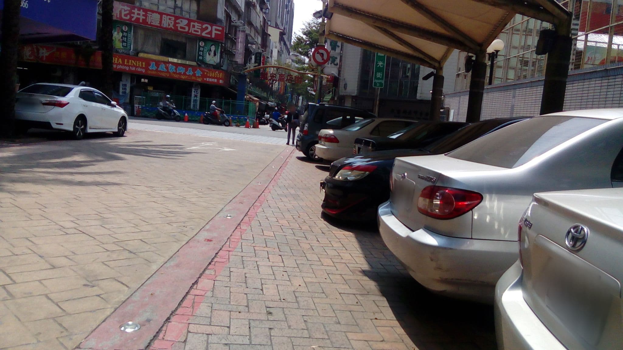 Street view near 薇米商旅 Wemeet Boutique Hotel, Taichung — © adsa562 (CC BY-SA · Mapillary)
