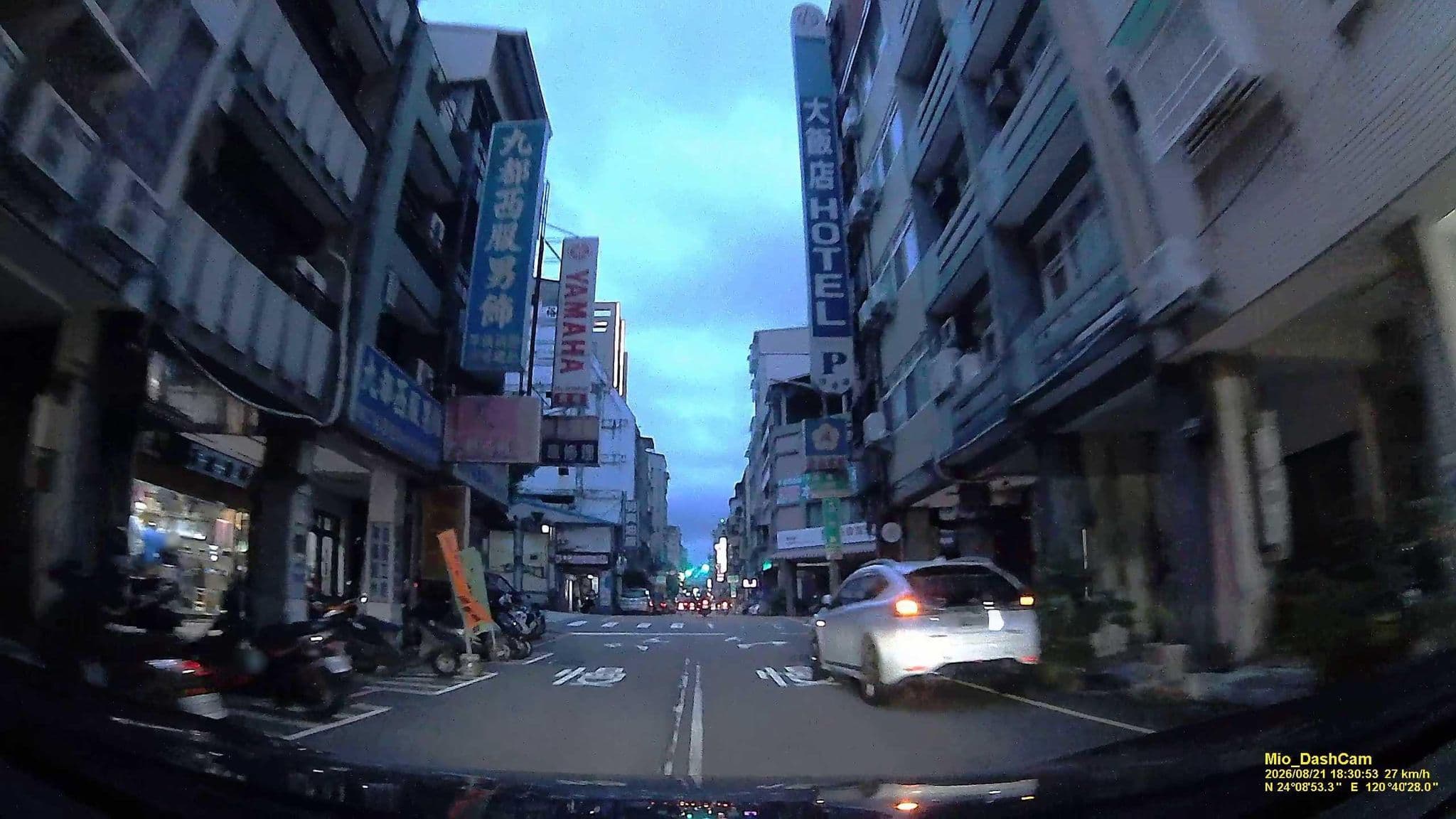 Street view near 金座旅館有限公司, Taichung — © hcyen (CC BY-SA · Mapillary)