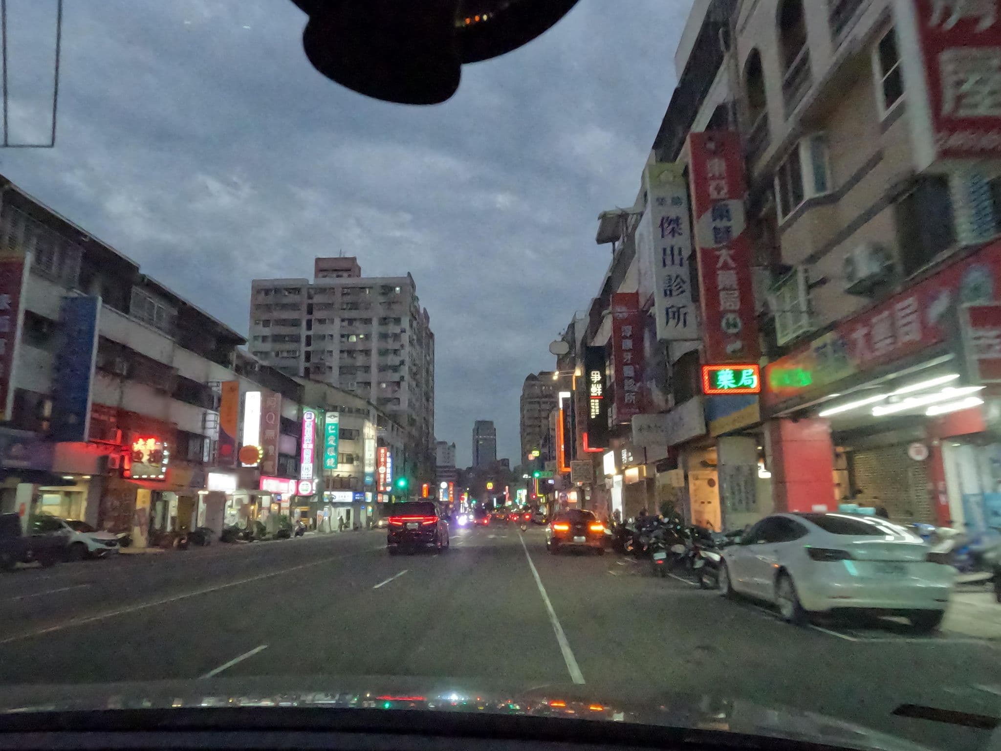 Street view near 奧丁(ODIN)主題套房, Taichung — © littlebtc (CC BY-SA · Mapillary)