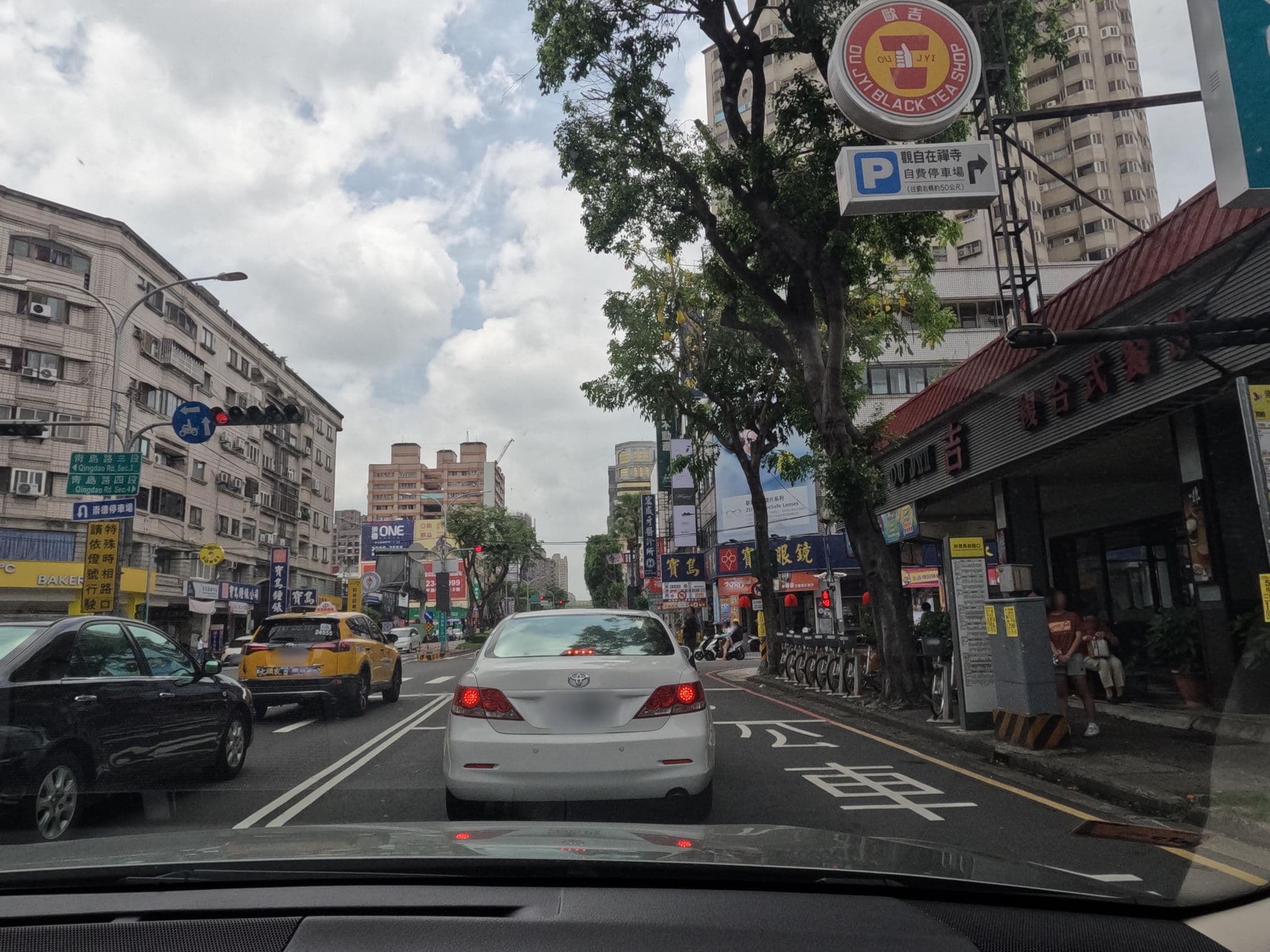Street view near 新福商務飯店 Sin Fu business Hotel, Taichung — © littlebtc (CC BY-SA · Mapillary)