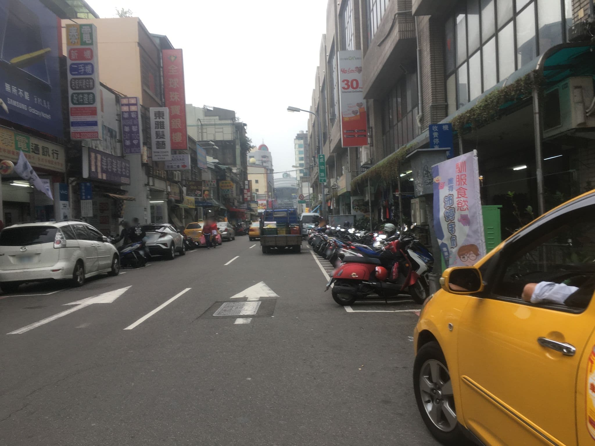 Street view near 西苑旅館, Taichung — © garyjiang (CC BY-SA · Mapillary)