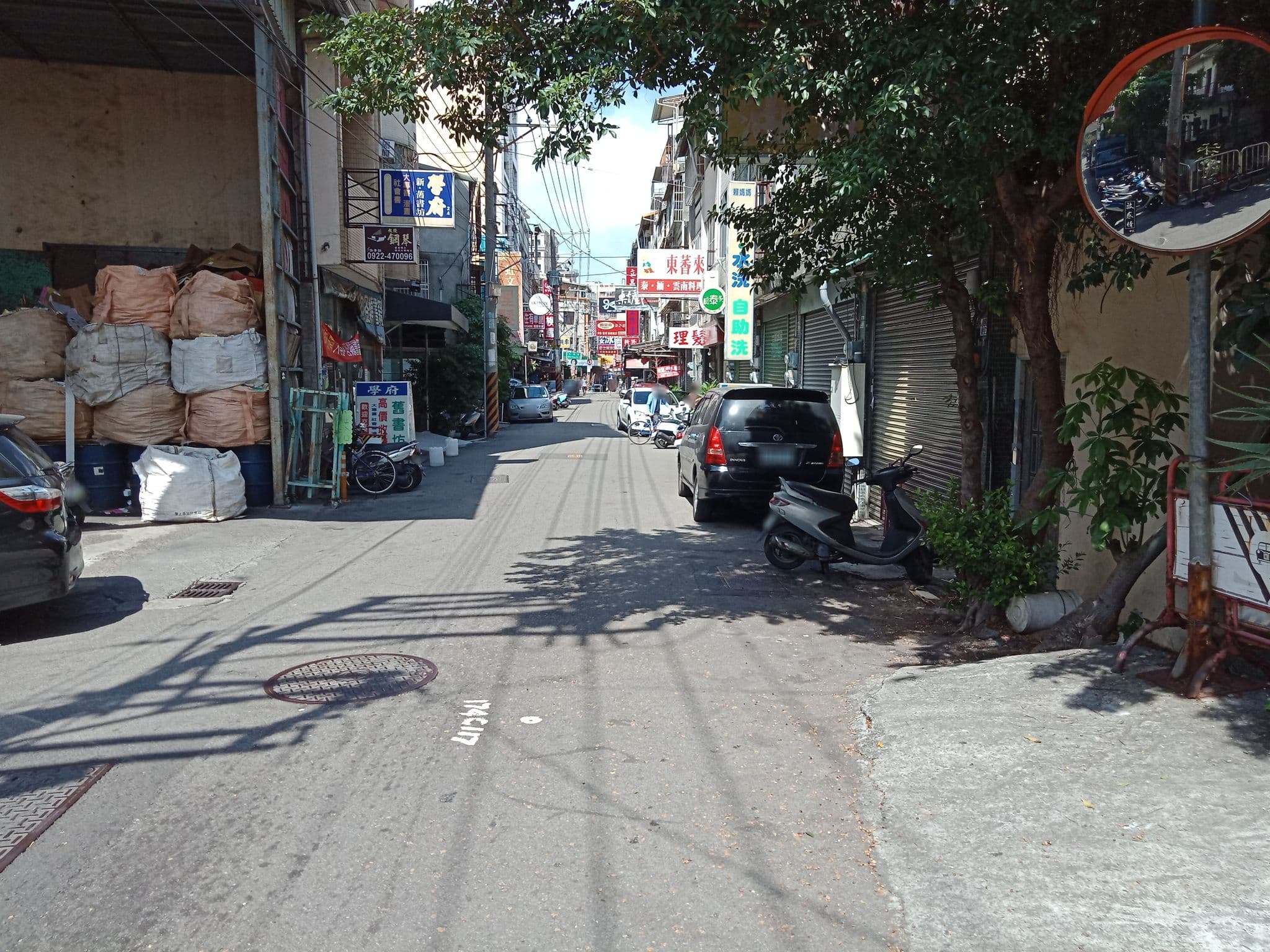 Street view near 逢甲101民宿, Taichung — © nu00627829 (CC BY-SA · Mapillary)