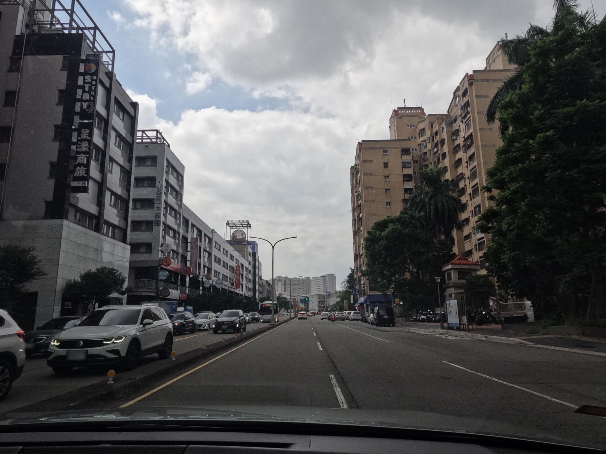 Street view near 一中布拉格民宿, Taichung — © littlebtc (CC BY-SA · Mapillary)