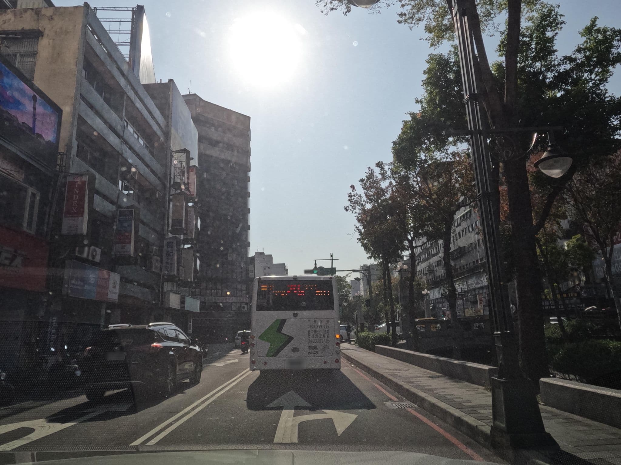 Street view near 春風休閒旅館, Taichung — © littlebtc (CC BY-SA · Mapillary)