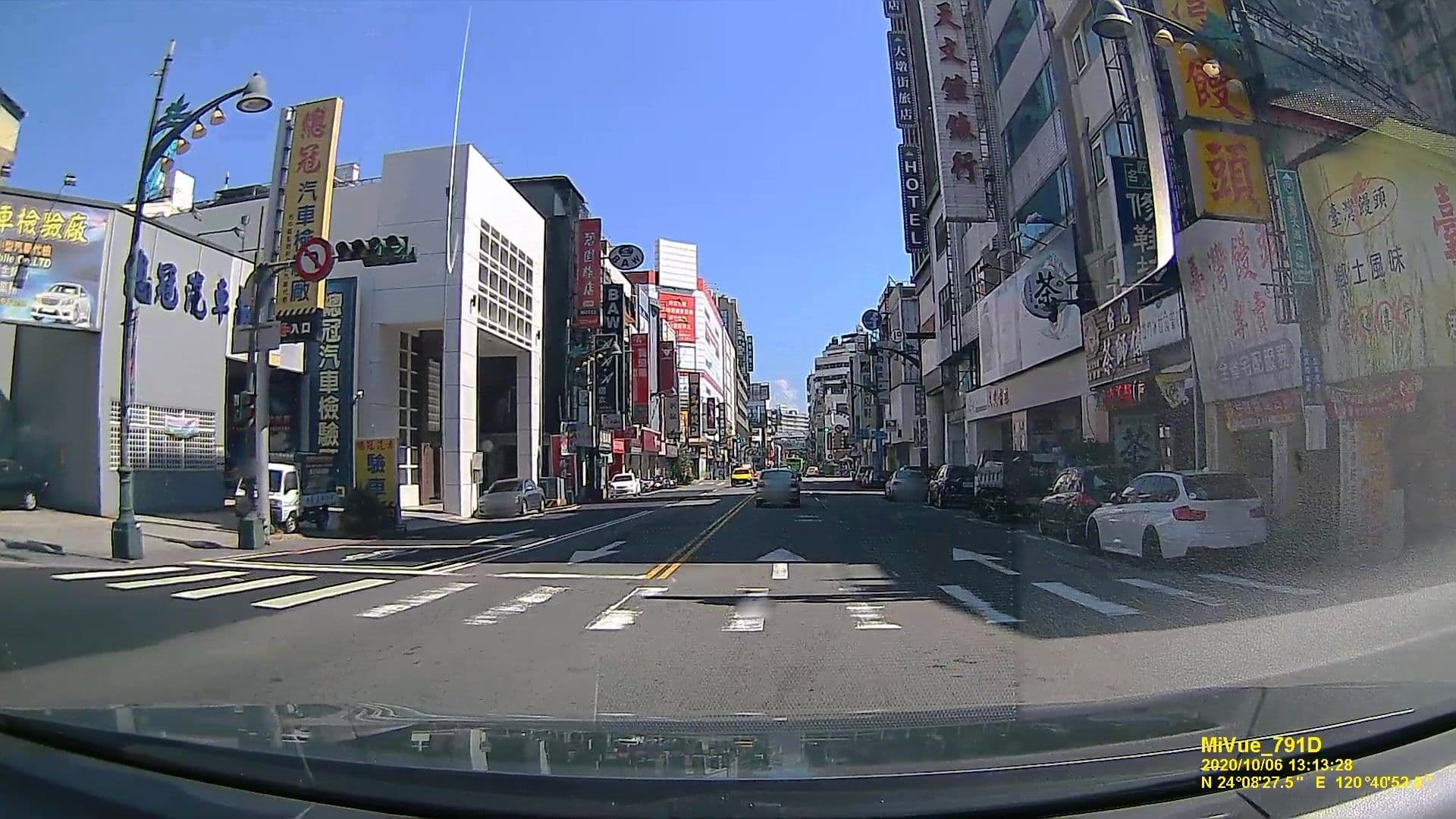 Street view near 朗舍行館 Petrichor Hotel, Taichung — © littlebtc (CC BY-SA · Mapillary)
