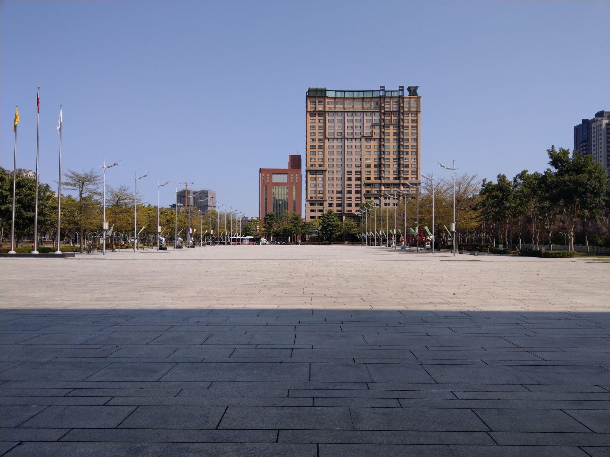 Street view near 東門旅社, Taichung — © 5rmft (CC BY-SA · Mapillary)