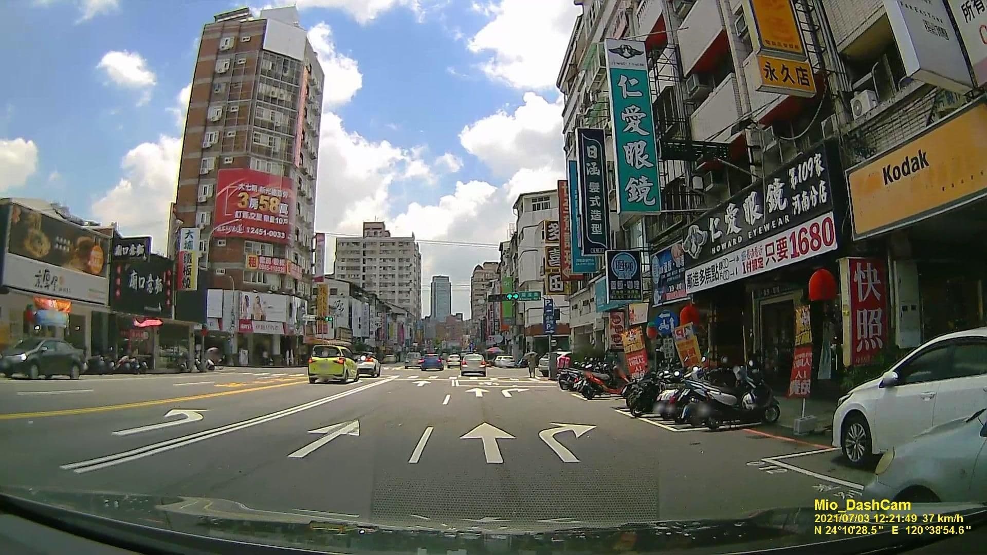 Street view near 逢甲小乖乖旅店, Taichung — © littlebtc (CC BY-SA · Mapillary)