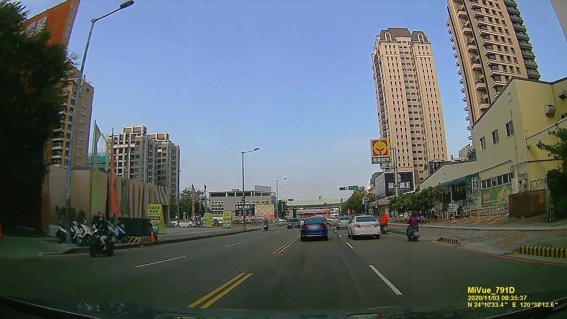 Street view near 心月自然旅館 Mooncolor, Taichung — © littlebtc (CC BY-SA · Mapillary)