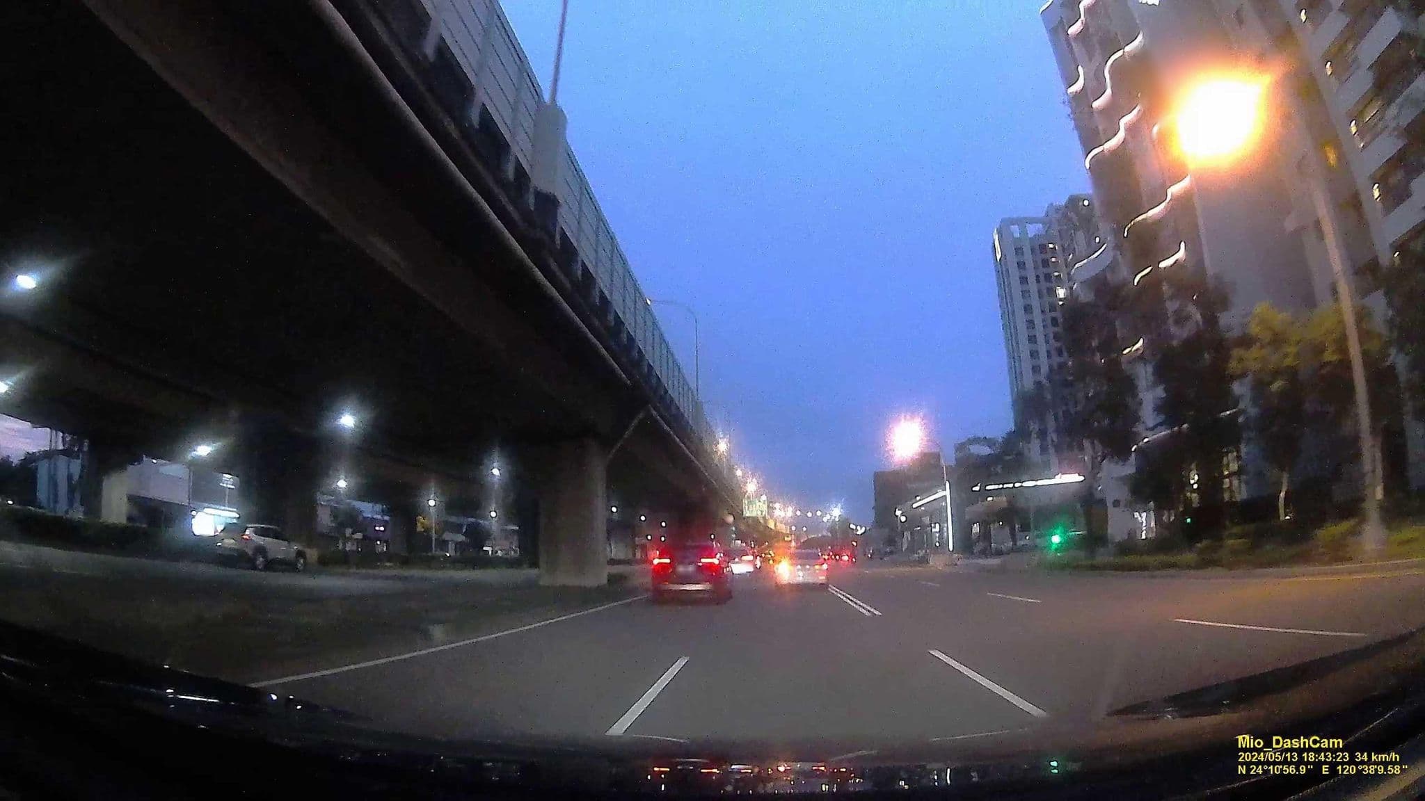 Street view near 台中余舍行旅 Royal Roi Hotel, Taichung — © hcyen (CC BY-SA · Mapillary)