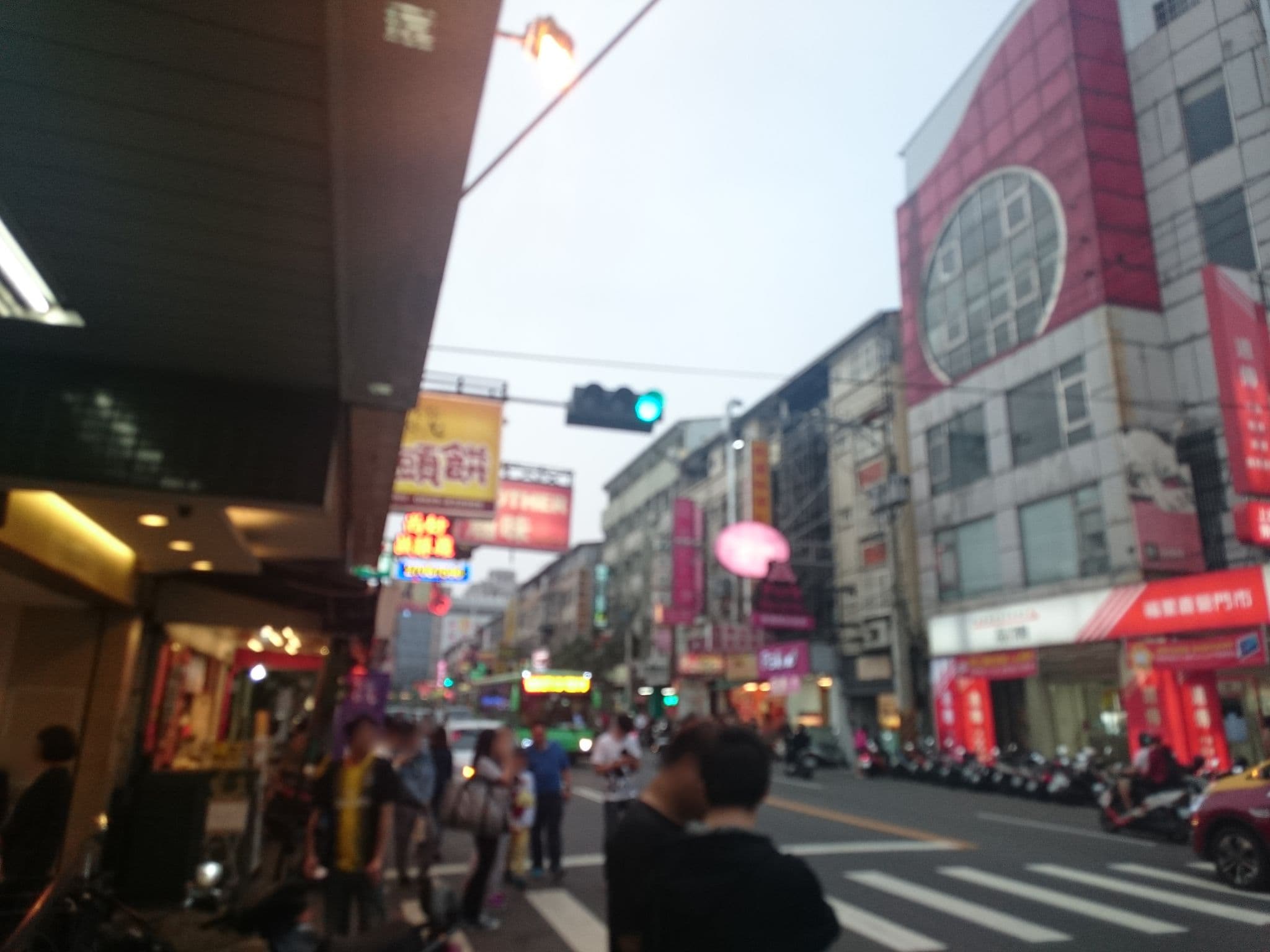 Street view near Micro Hotel, Taichung — © littlebtc (CC BY-SA · Mapillary)