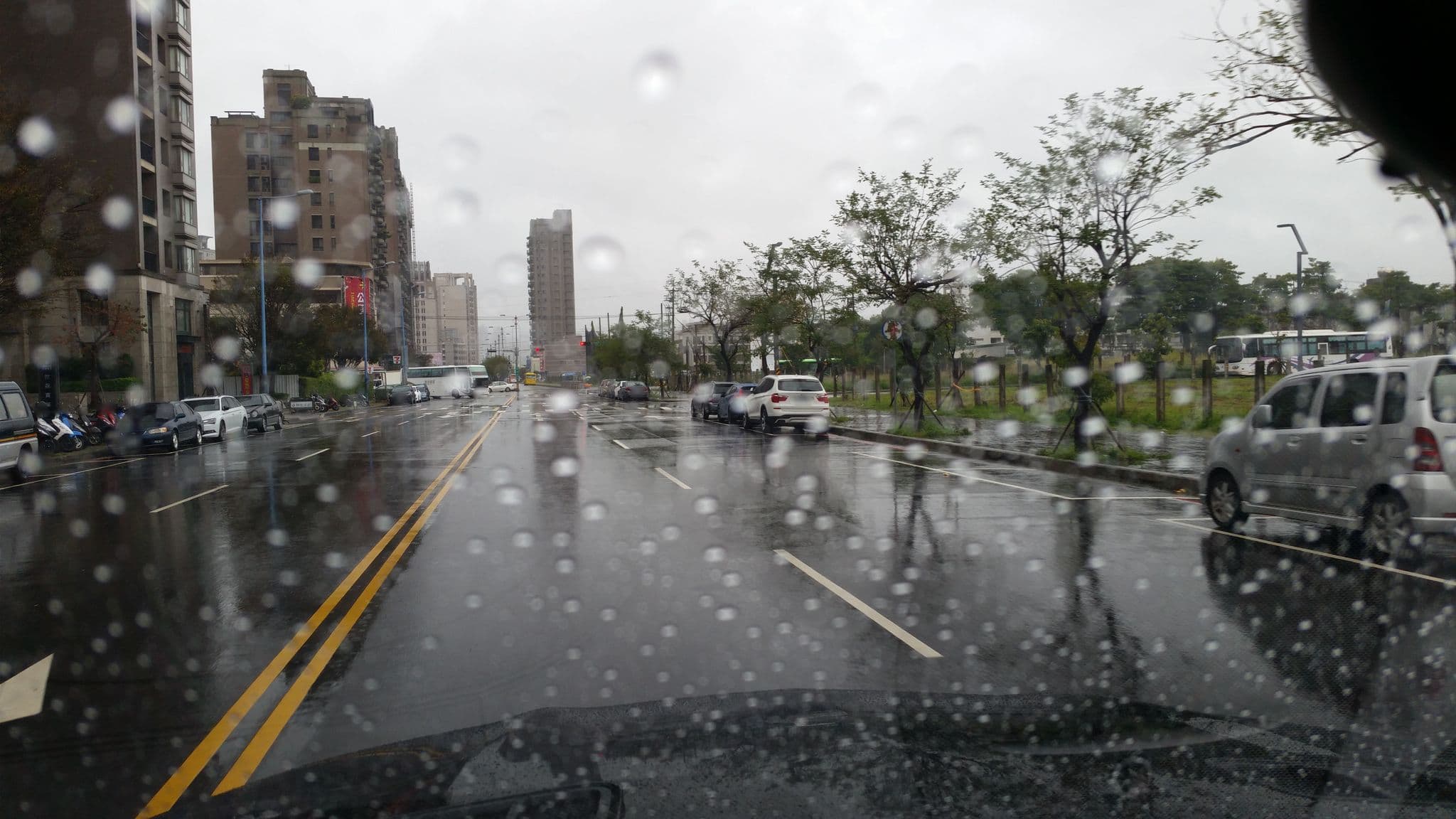 Street view near Explore Hotel, Taichung — © andylin (CC BY-SA · Mapillary)